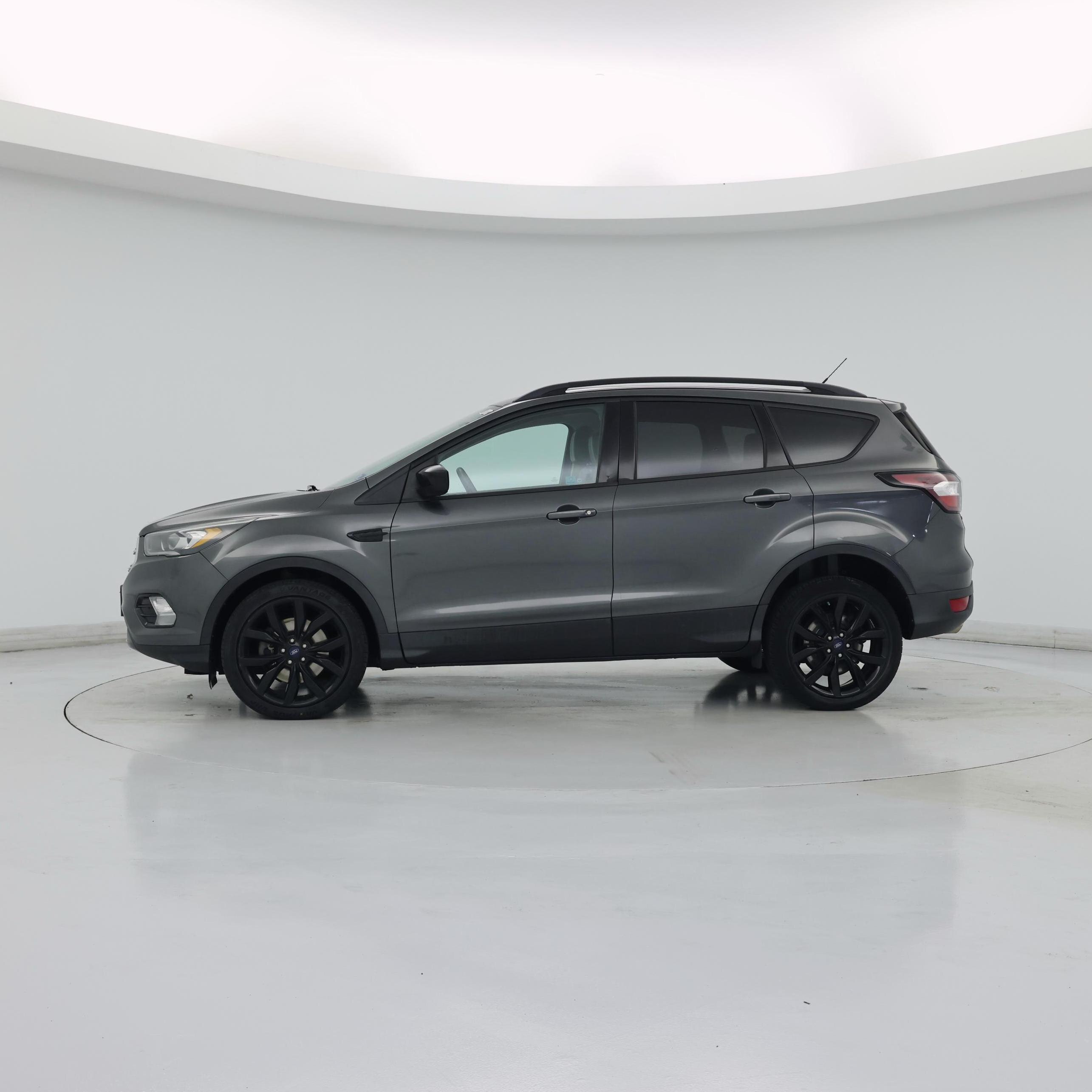 Thumbnail: 2017 Ford Escape - 3