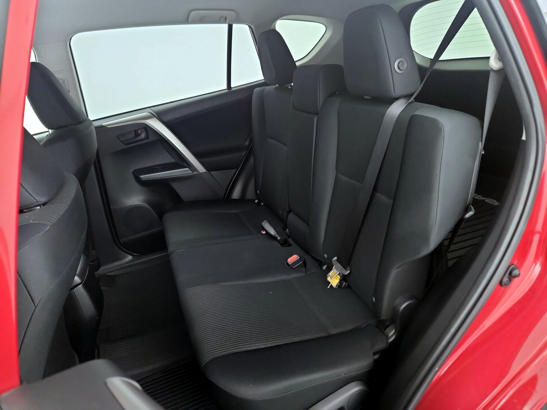 Thumbnail: 2017 Toyota RAV4 - 10