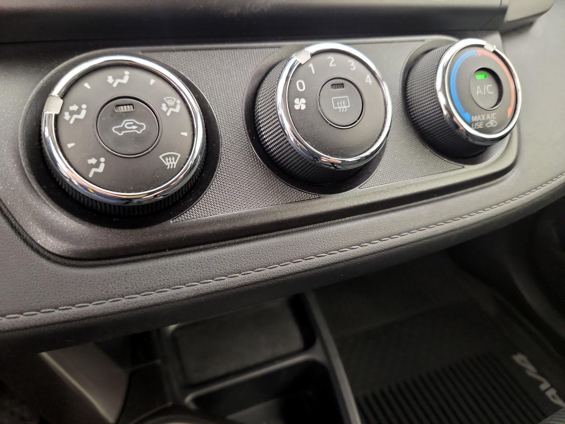 Thumbnail: 2017 Toyota RAV4 - 17