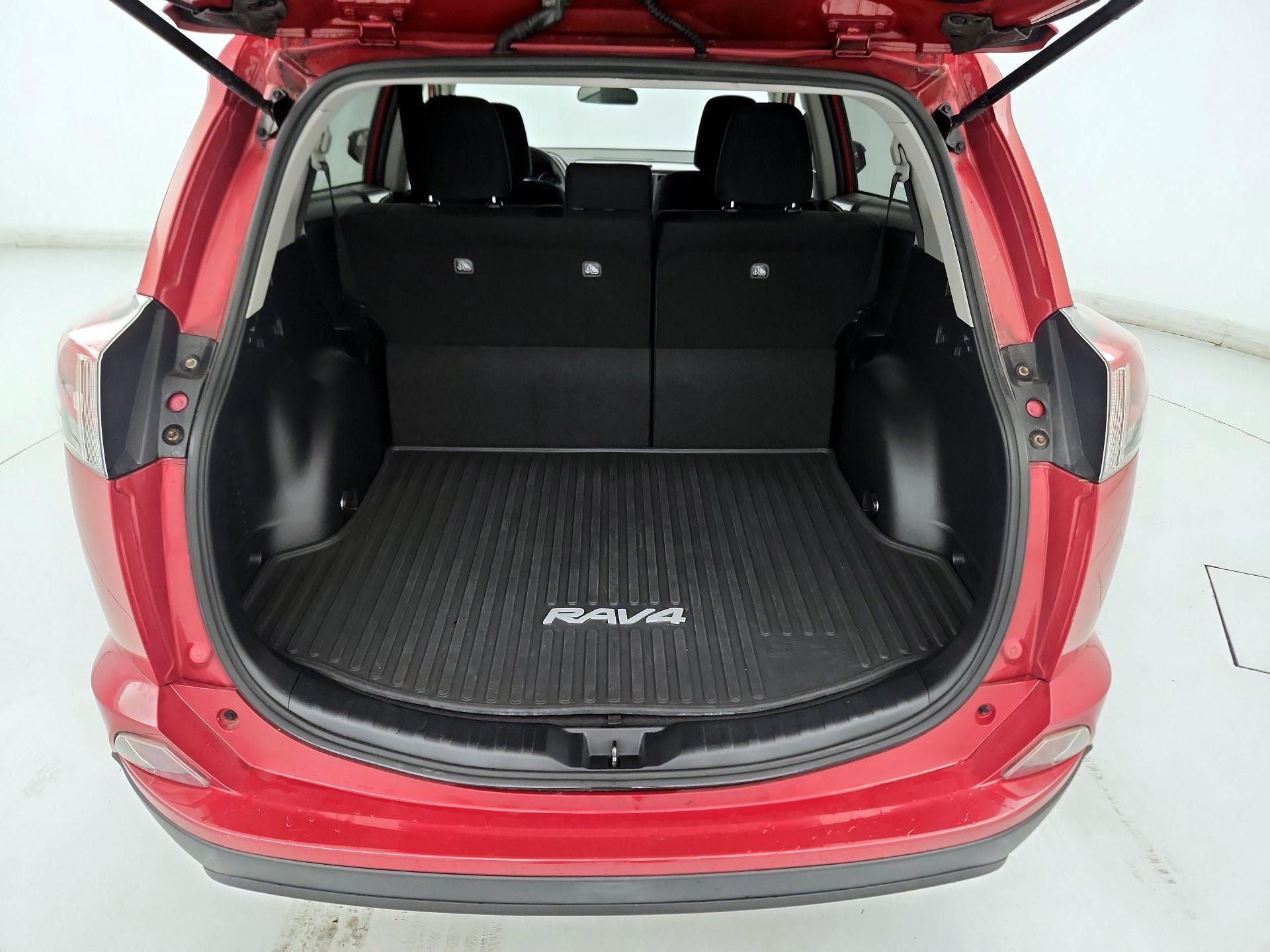 Thumbnail: 2017 Toyota RAV4 - 20