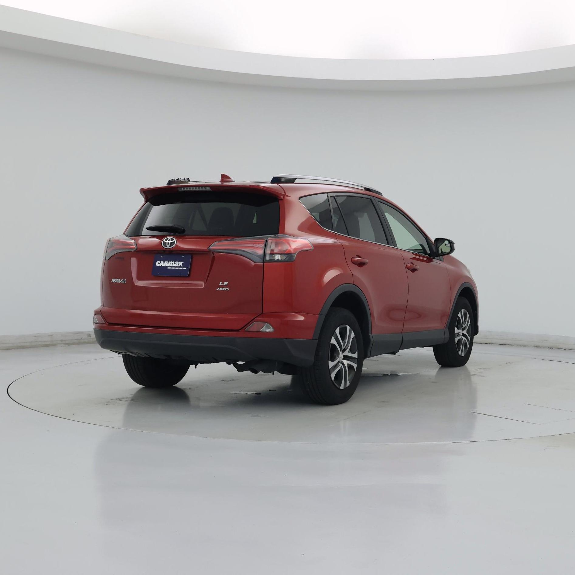 Thumbnail: 2017 Toyota RAV4 - 8