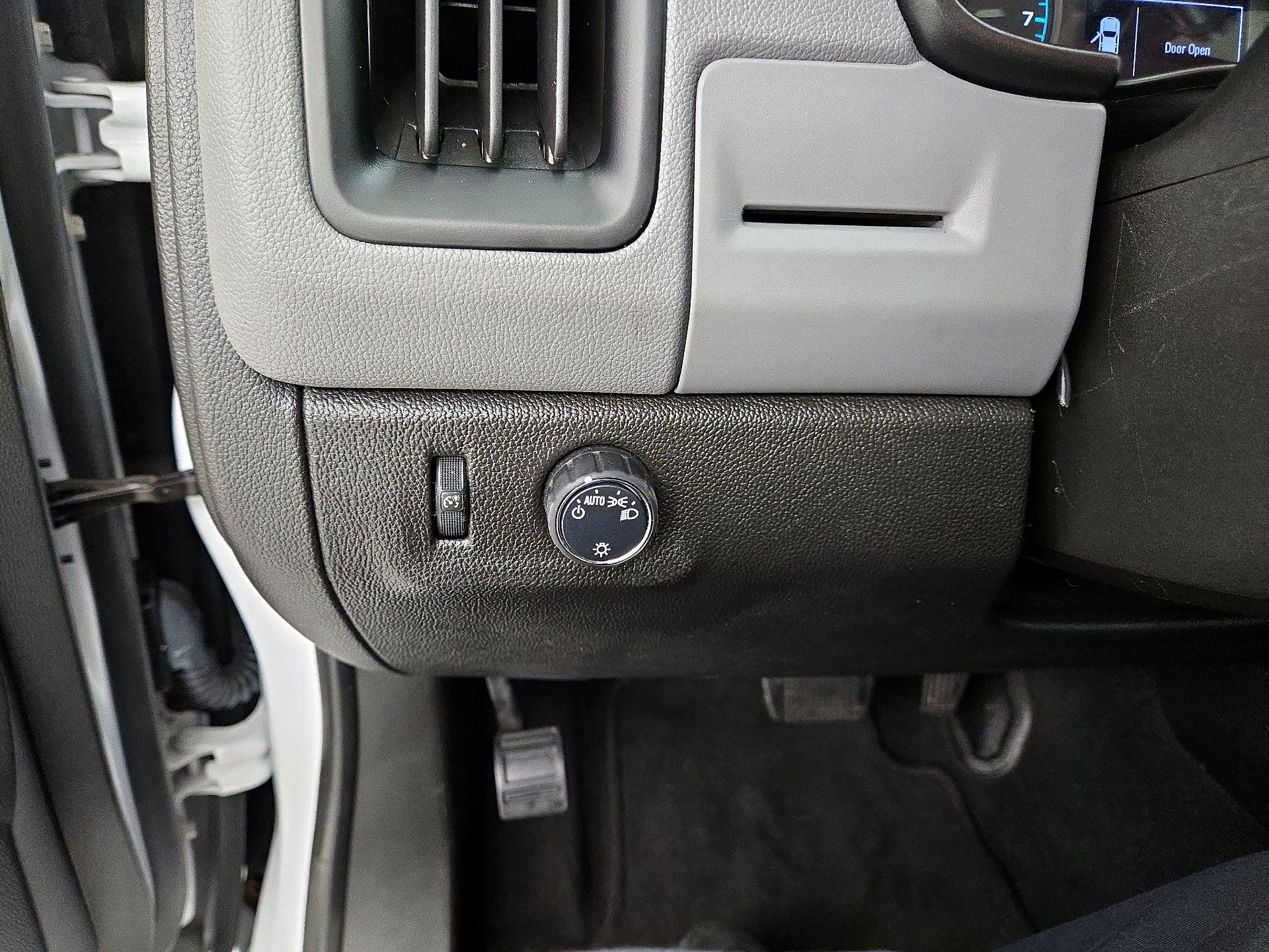 Thumbnail: 2022 Chevrolet Colorado - 13