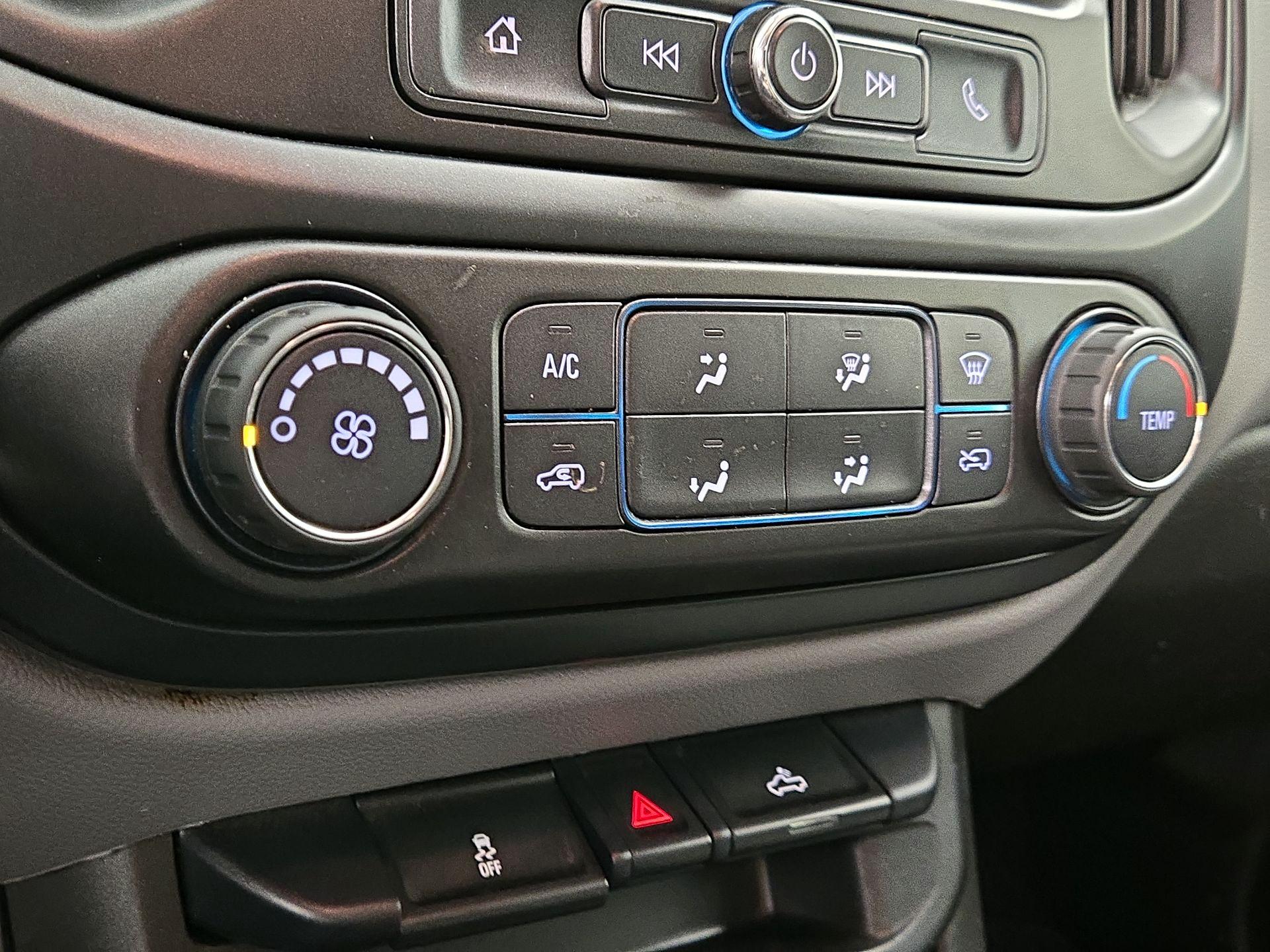 Thumbnail: 2022 Chevrolet Colorado - 16