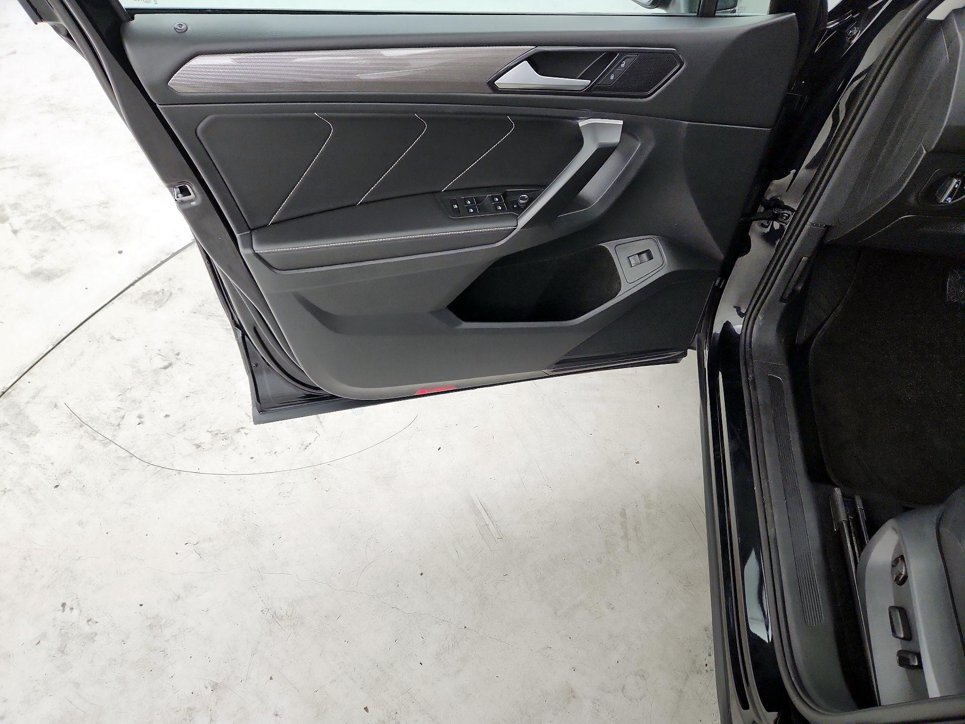 Thumbnail: 2024 Volkswagen Tiguan - 10