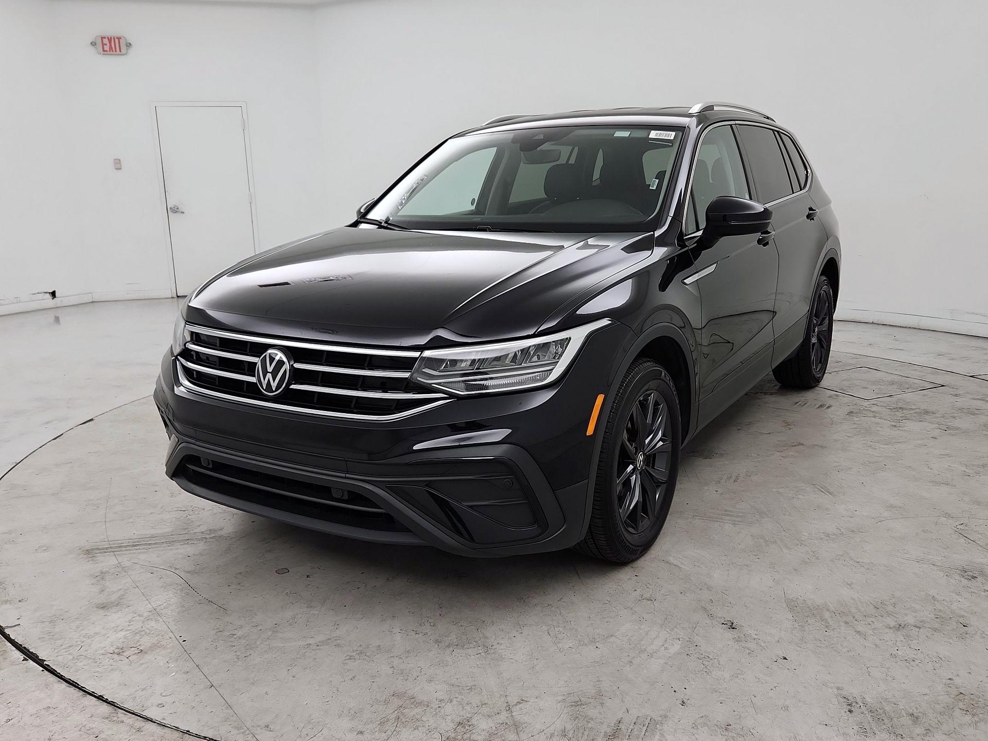 Thumbnail: 2024 Volkswagen Tiguan - 3