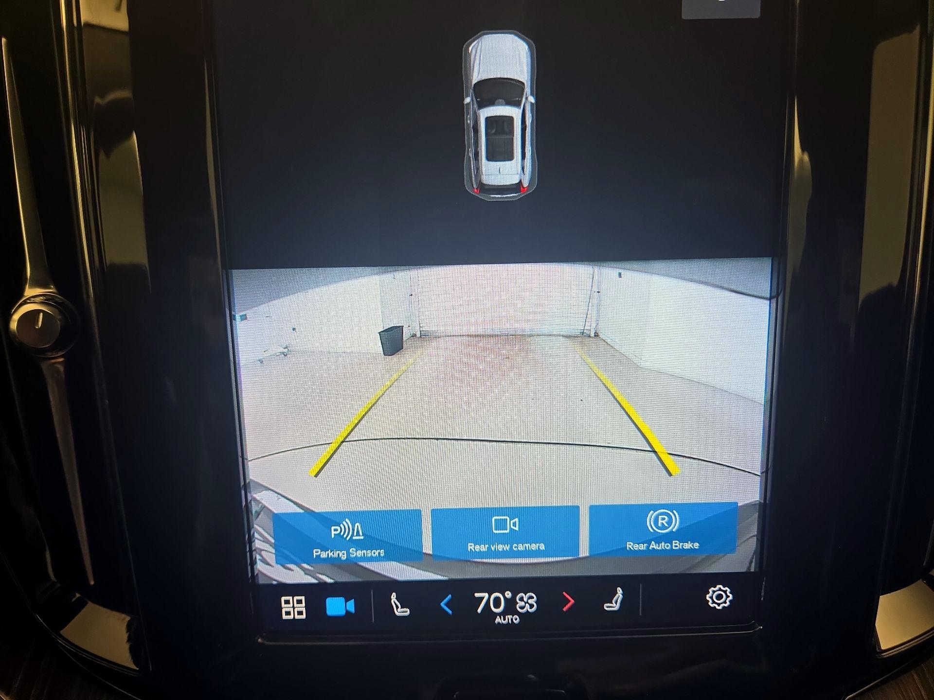 Thumbnail: 2022 Volvo XC60 - 15