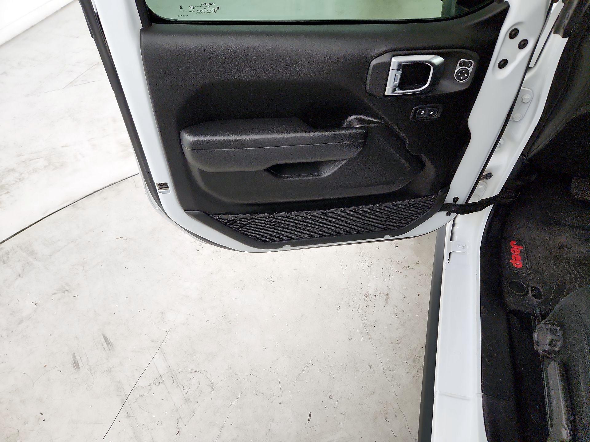 Thumbnail: 2023 Jeep Gladiator - 10