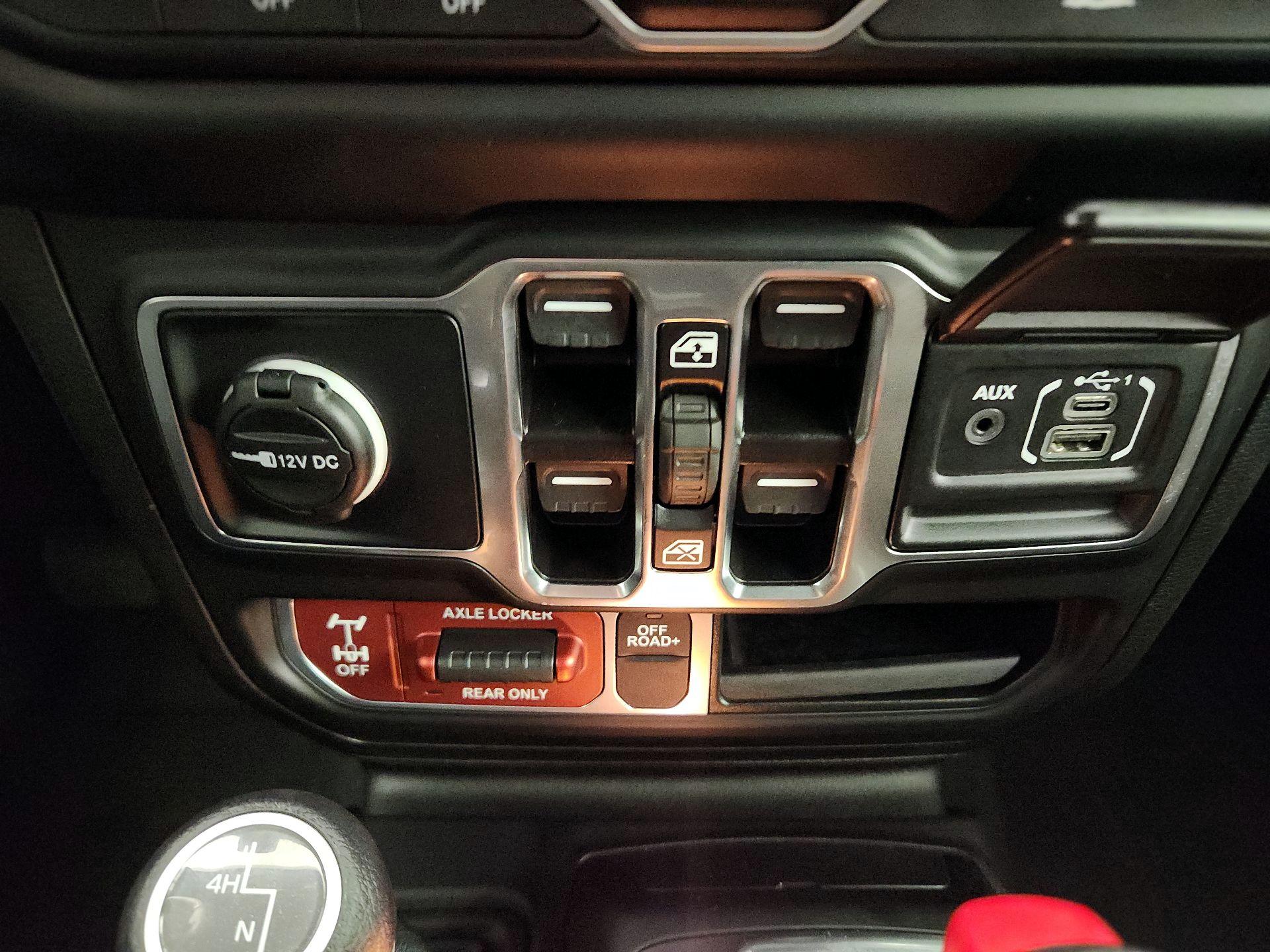 Thumbnail: 2023 Jeep Gladiator - 17