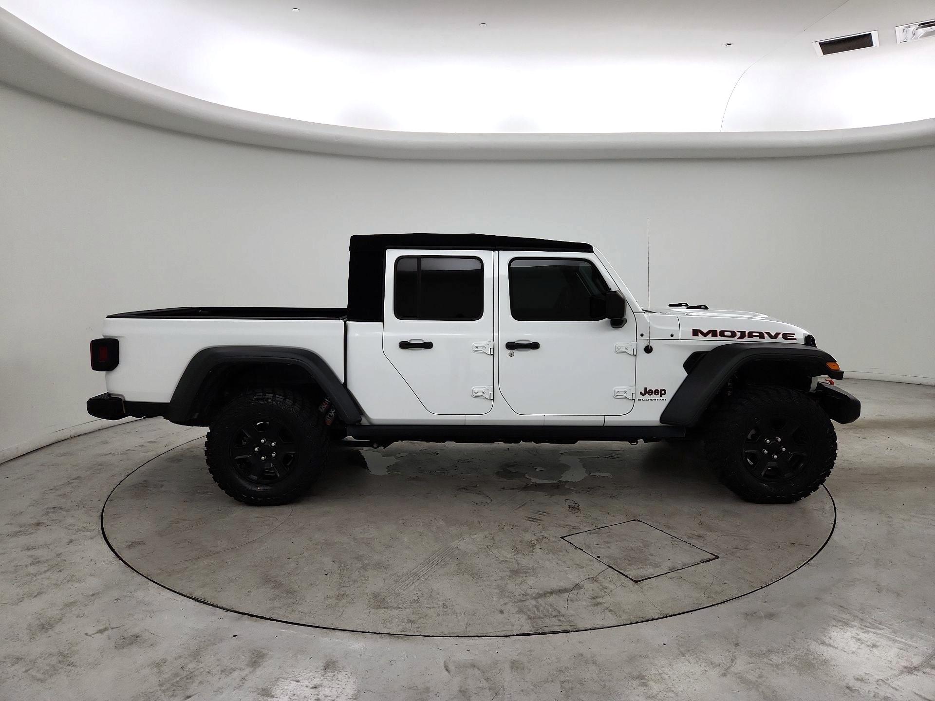 Thumbnail: 2023 Jeep Gladiator - 4