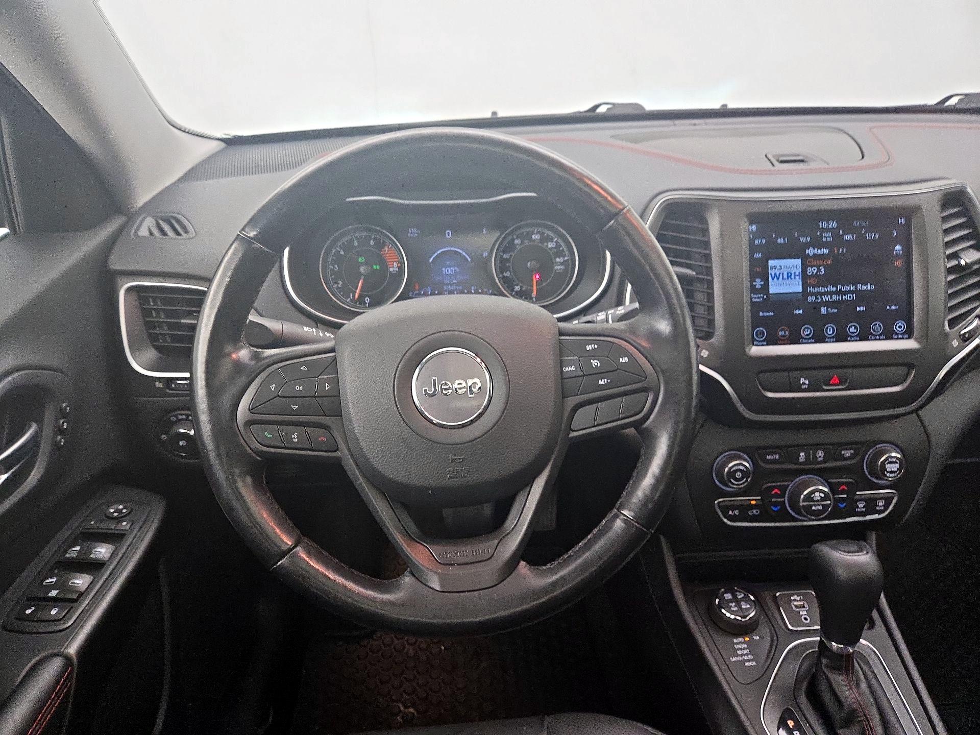 Thumbnail: 2020 Jeep Cherokee - 10