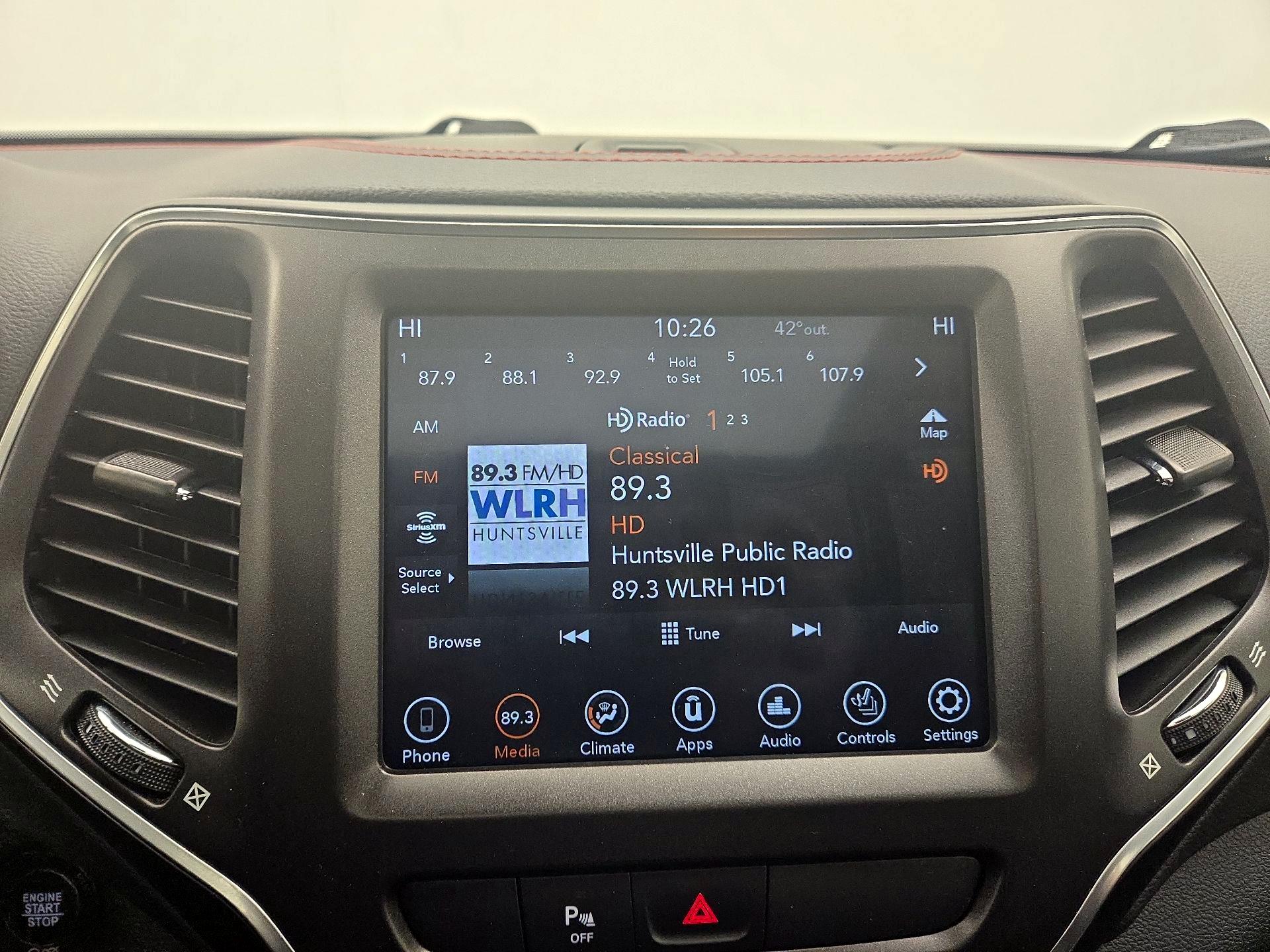 Thumbnail: 2020 Jeep Cherokee - 15