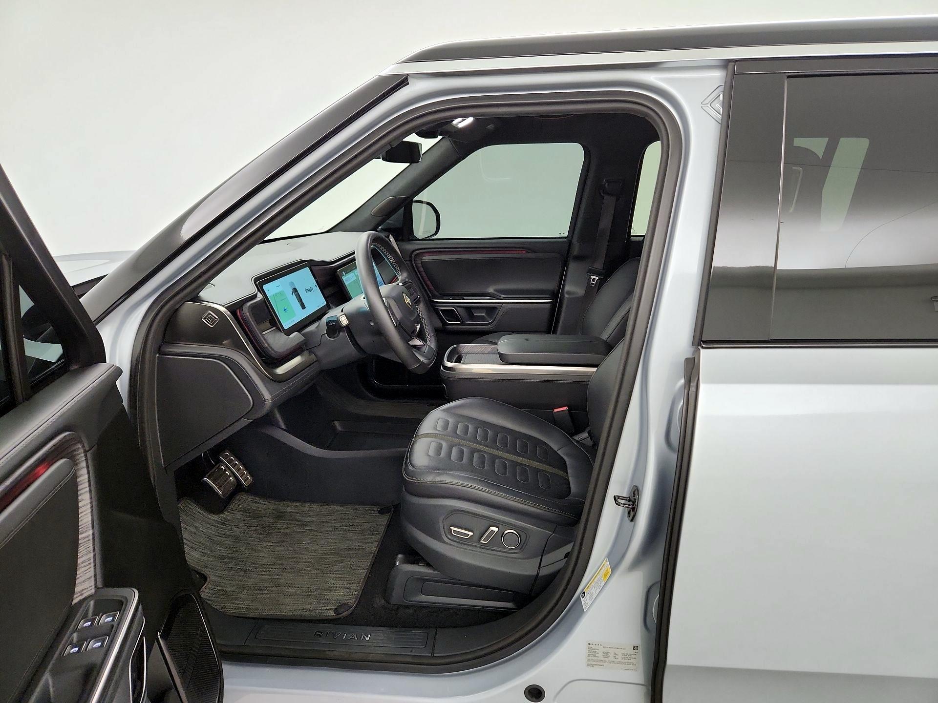 Thumbnail: 2023 Rivian R1S - 9