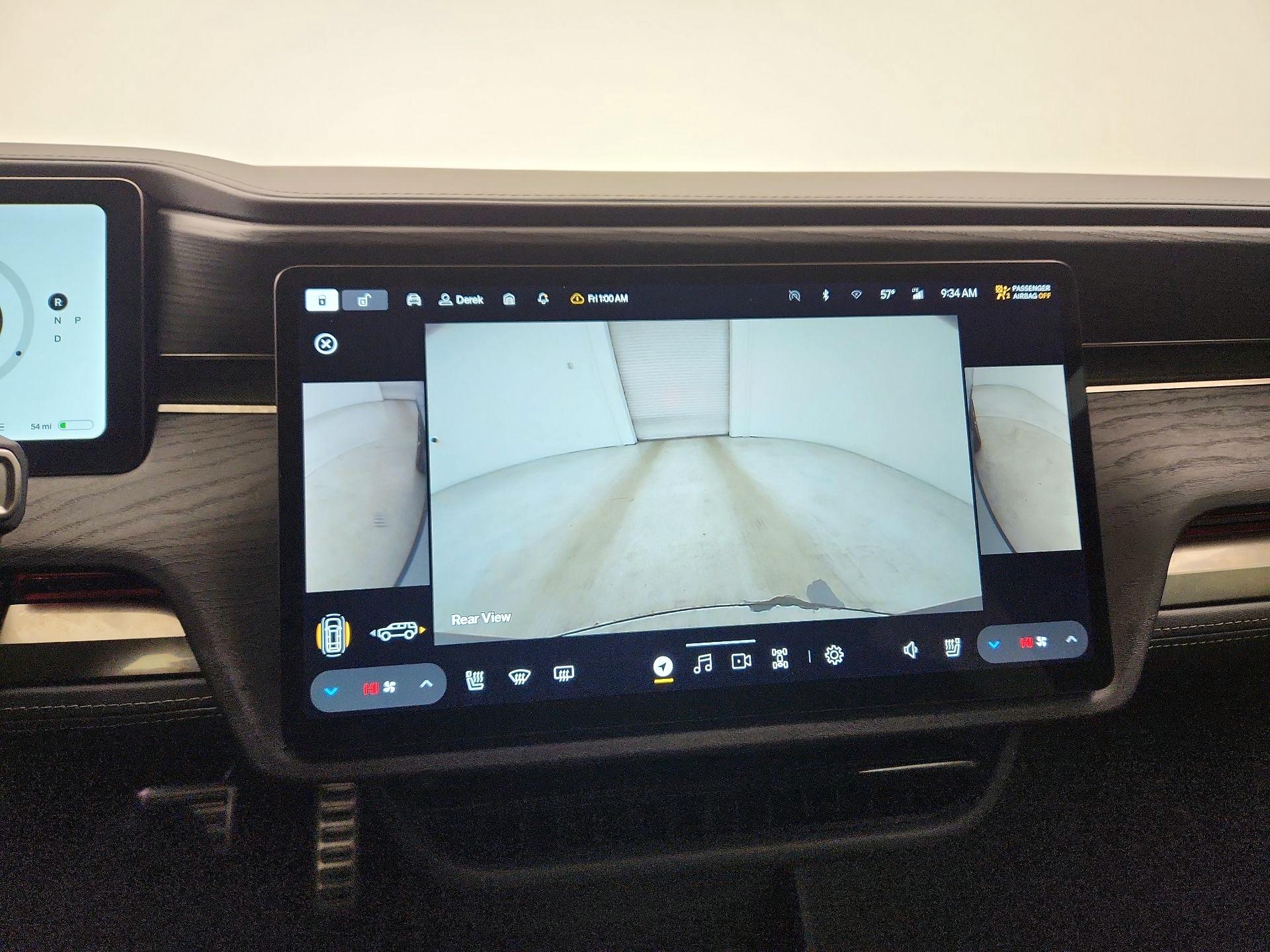 Thumbnail: 2023 Rivian R1S - 12