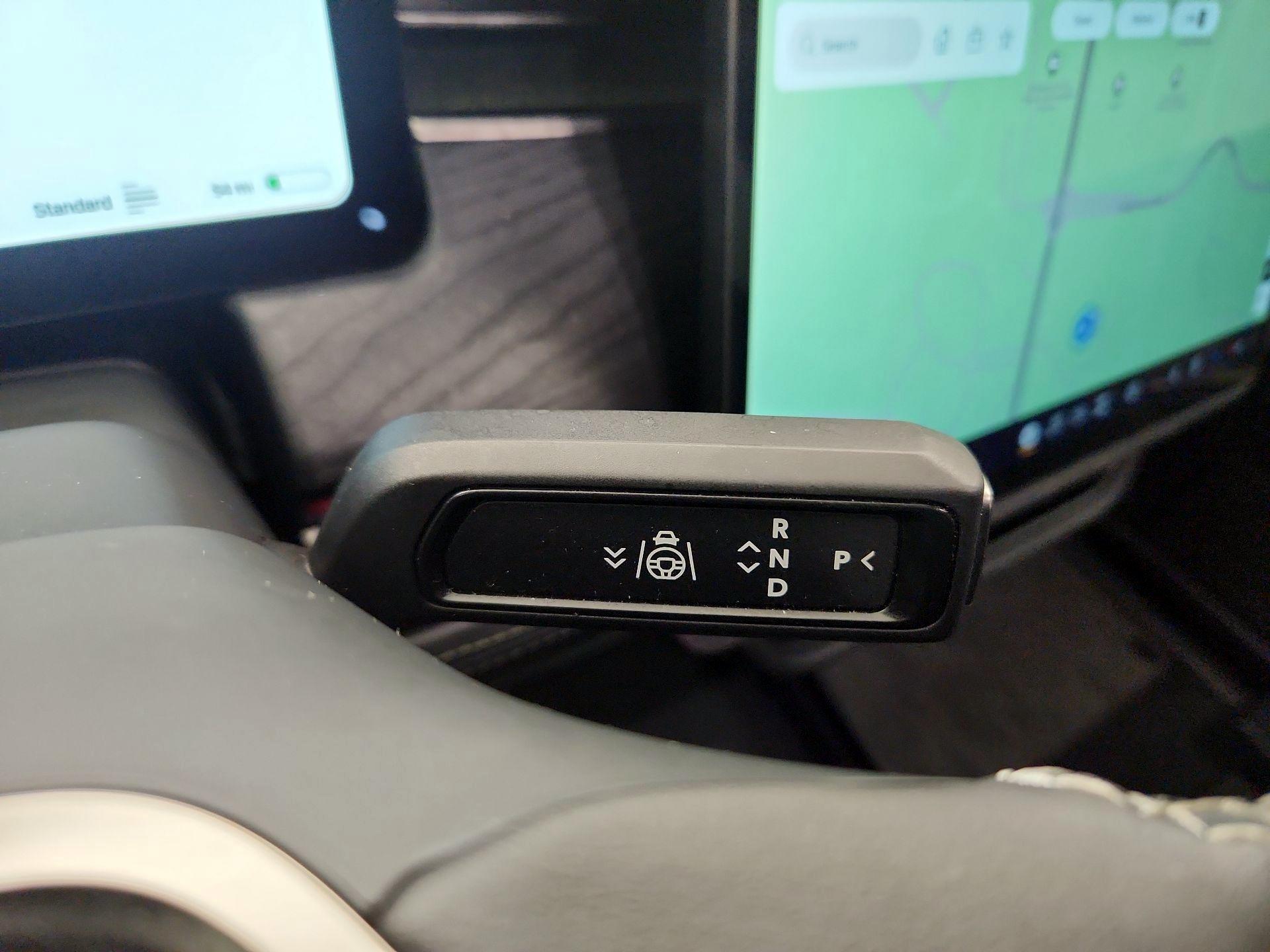 Thumbnail: 2023 Rivian R1S - 15