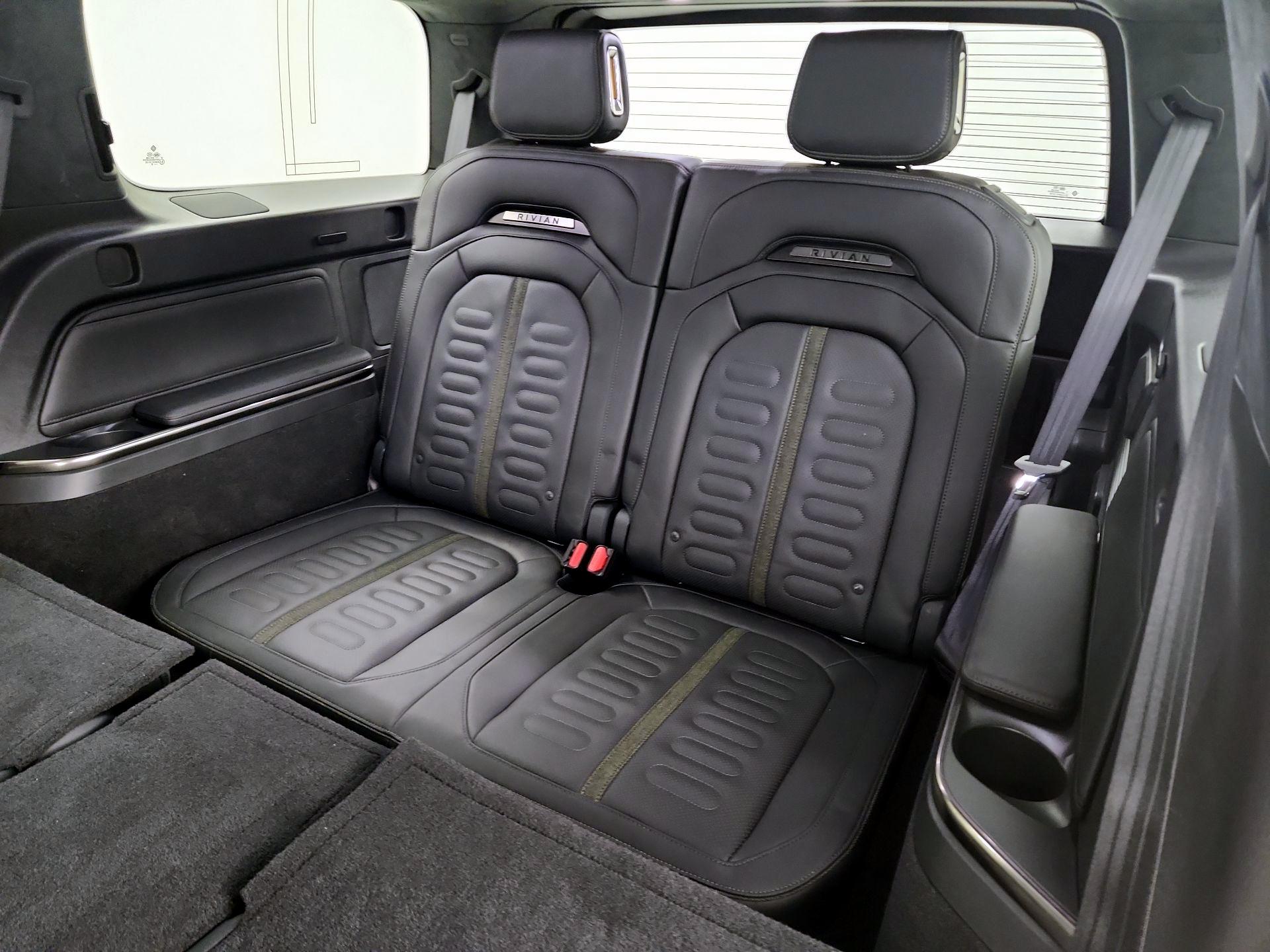 Thumbnail: 2023 Rivian R1S - 19