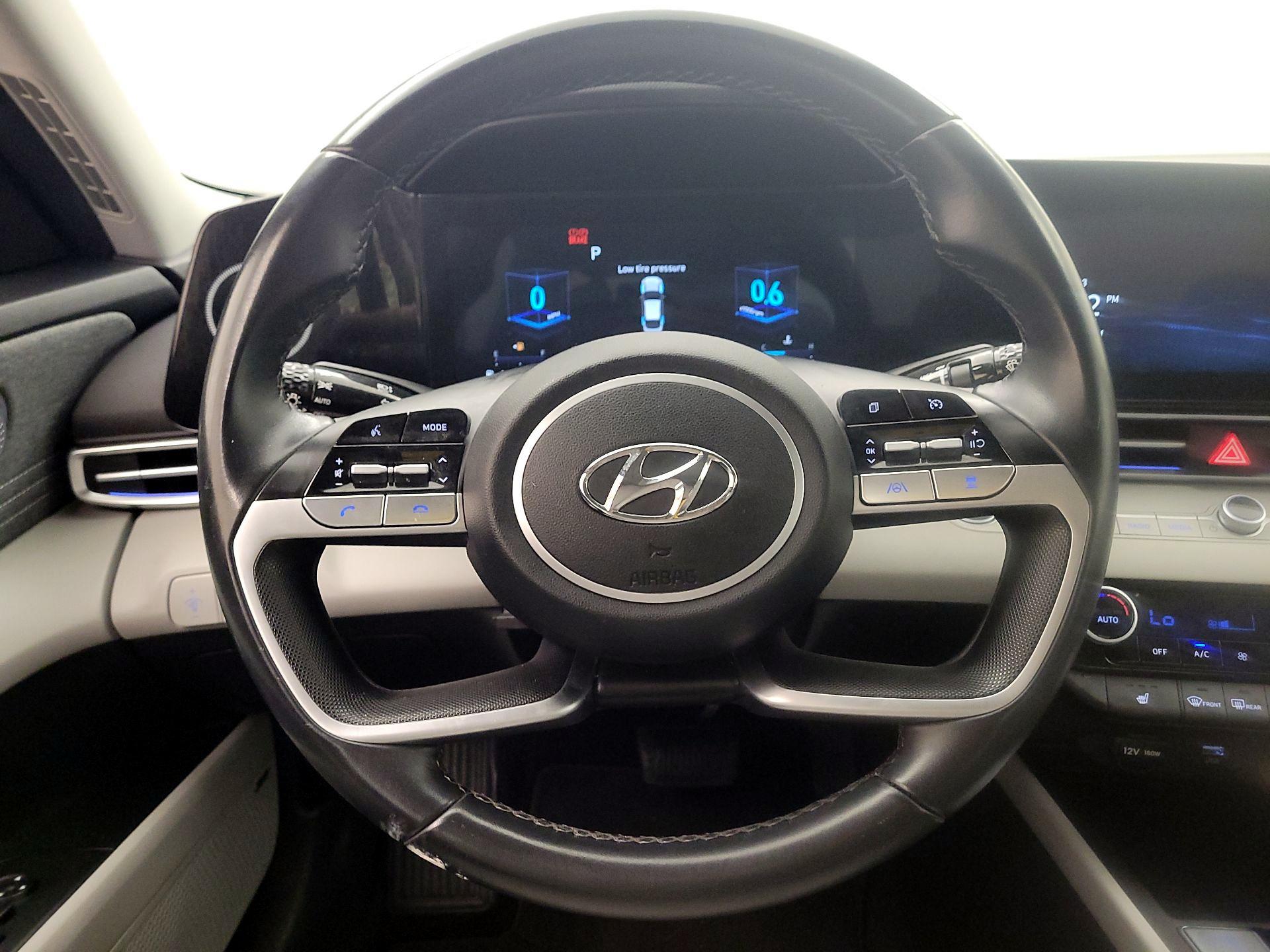 Thumbnail: 2023 Hyundai Elantra - 10