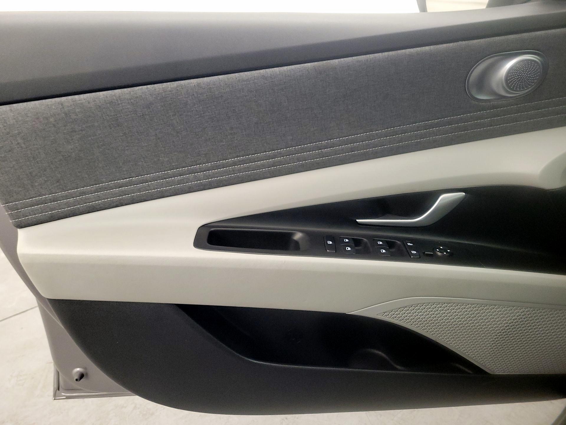 Thumbnail: 2023 Hyundai Elantra - 12