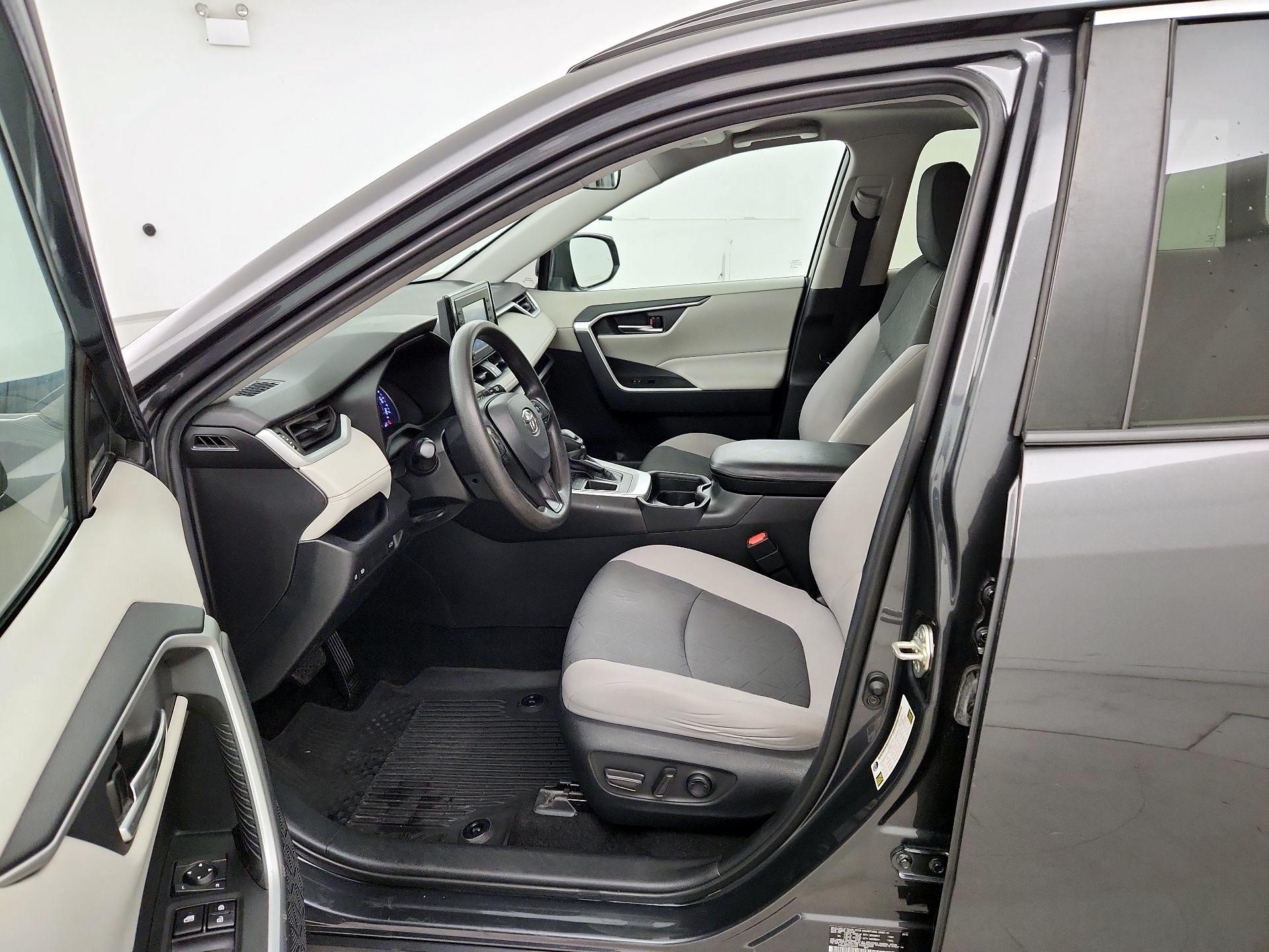 Thumbnail: 2020 Toyota RAV4 - 9