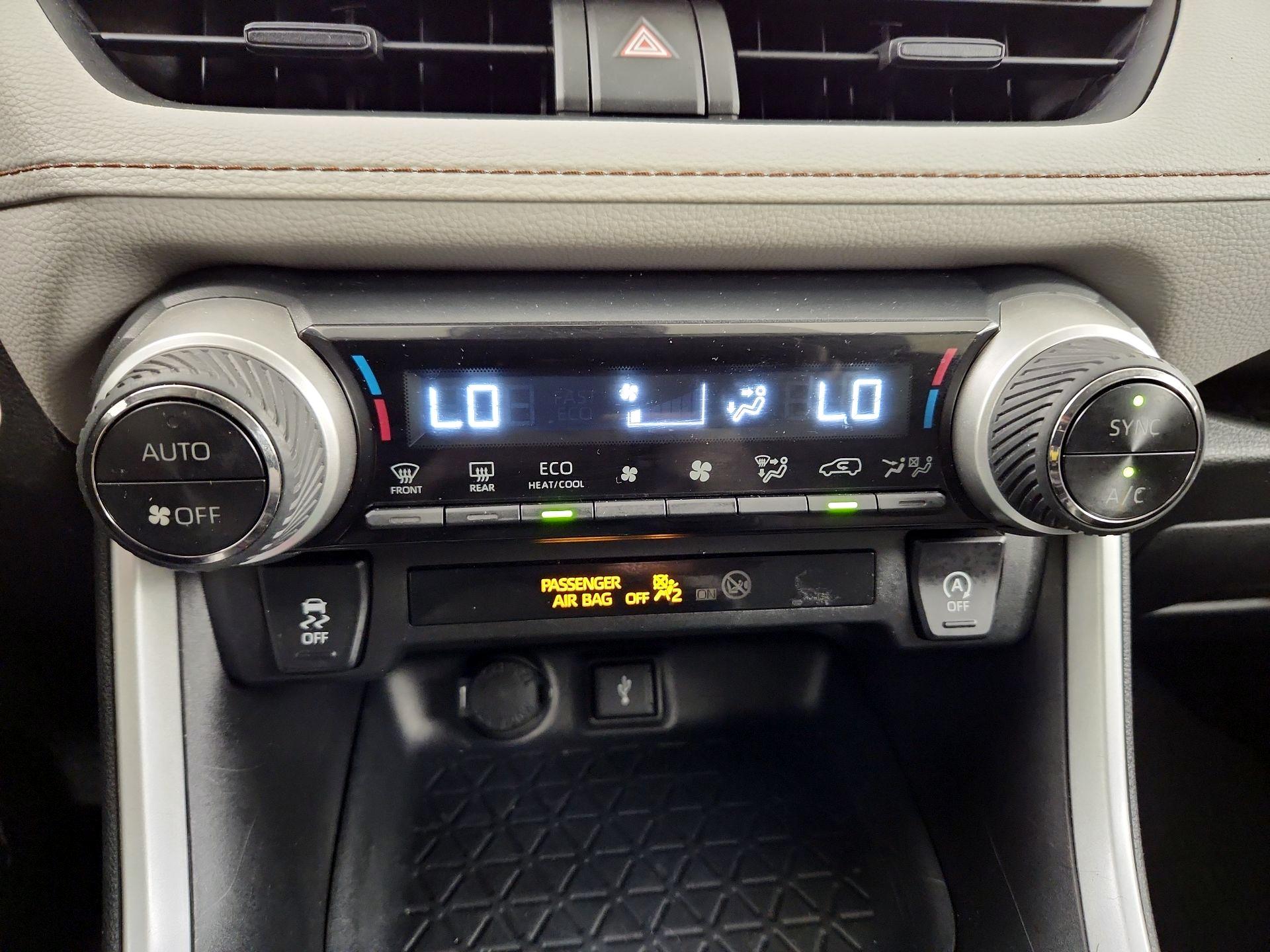 Thumbnail: 2020 Toyota RAV4 - 14