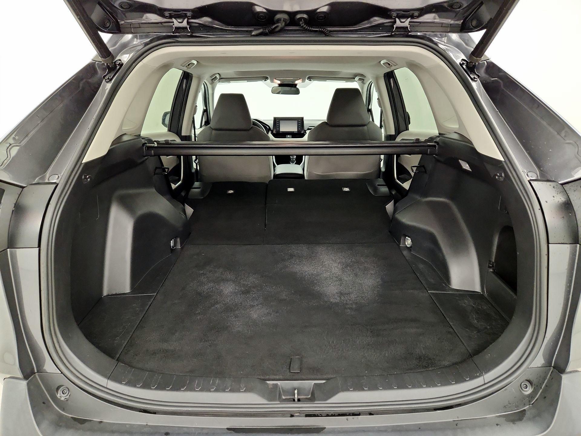 Thumbnail: 2020 Toyota RAV4 - 20