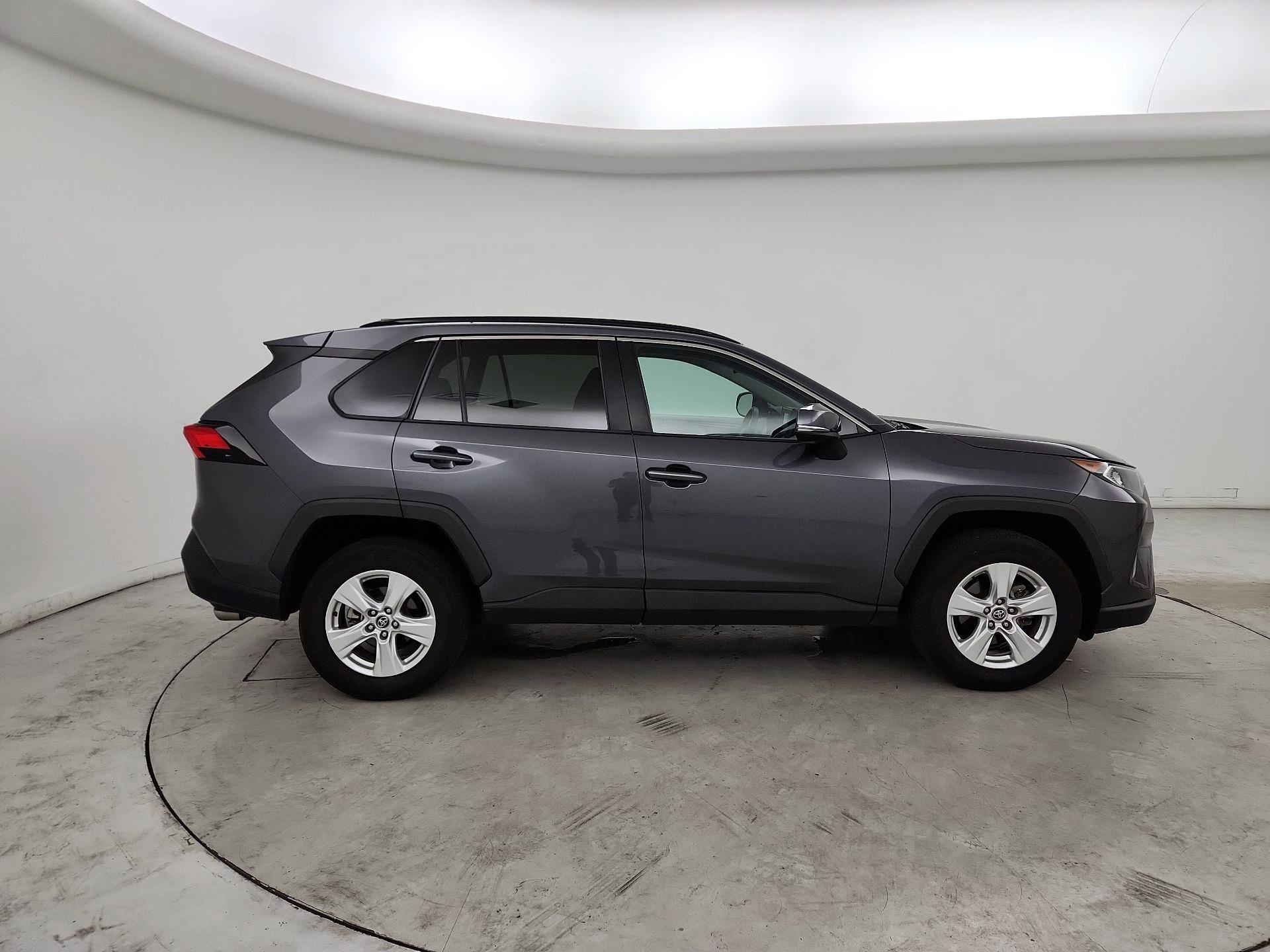 Thumbnail: 2020 Toyota RAV4 - 4