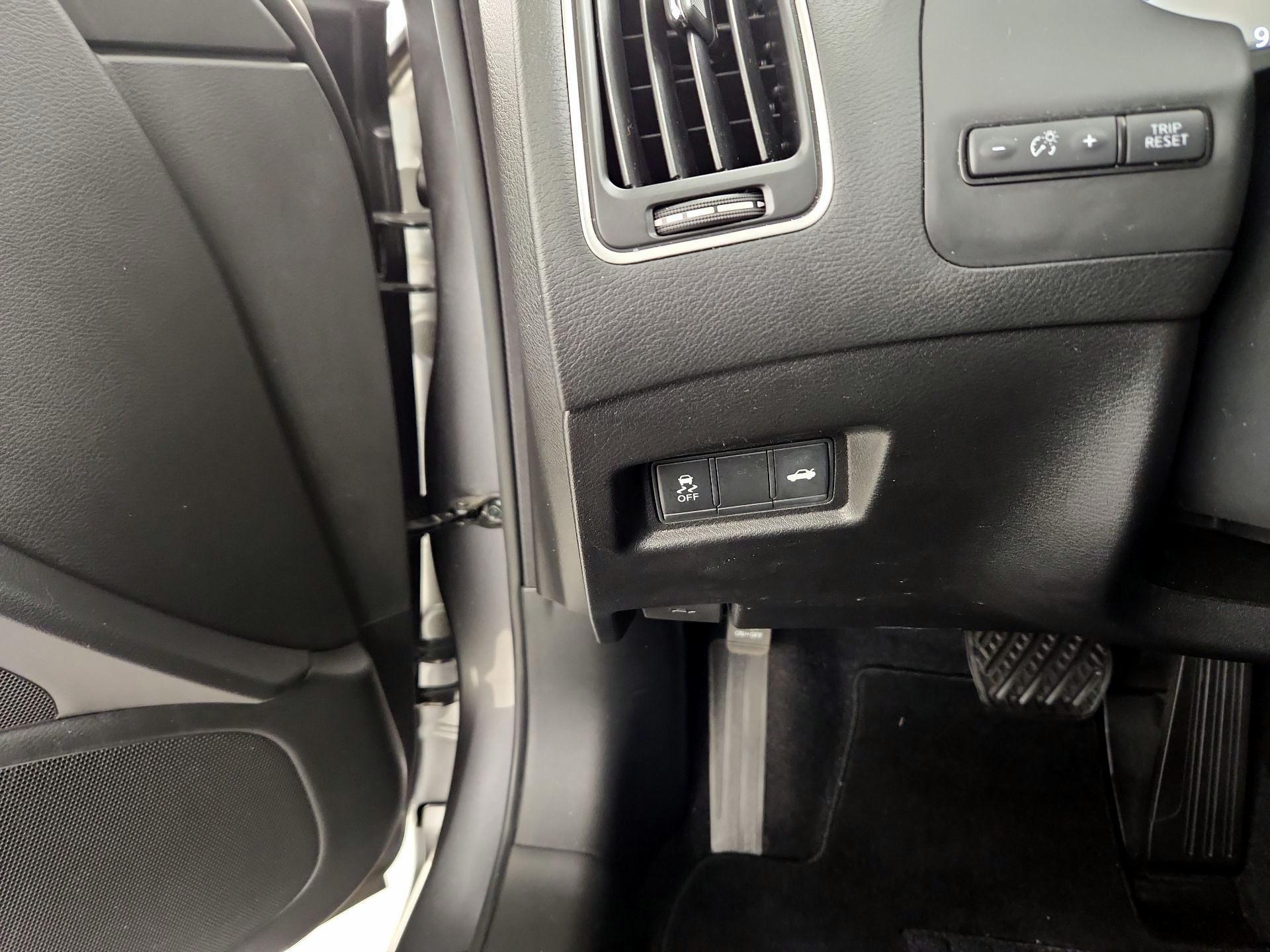 Thumbnail: 2021 INFINITI Q50 - 11