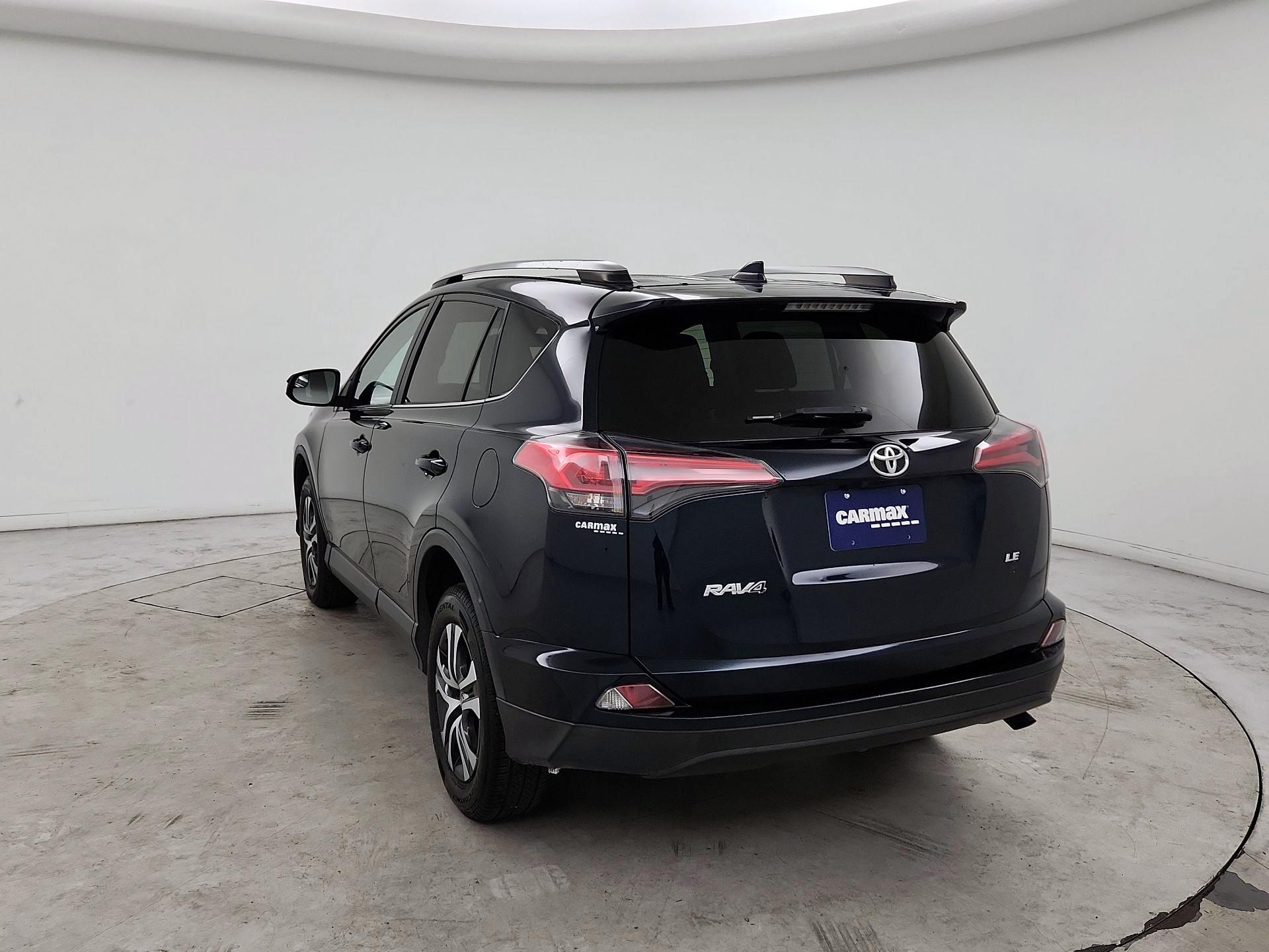 Thumbnail: 2017 Toyota RAV4 - 7