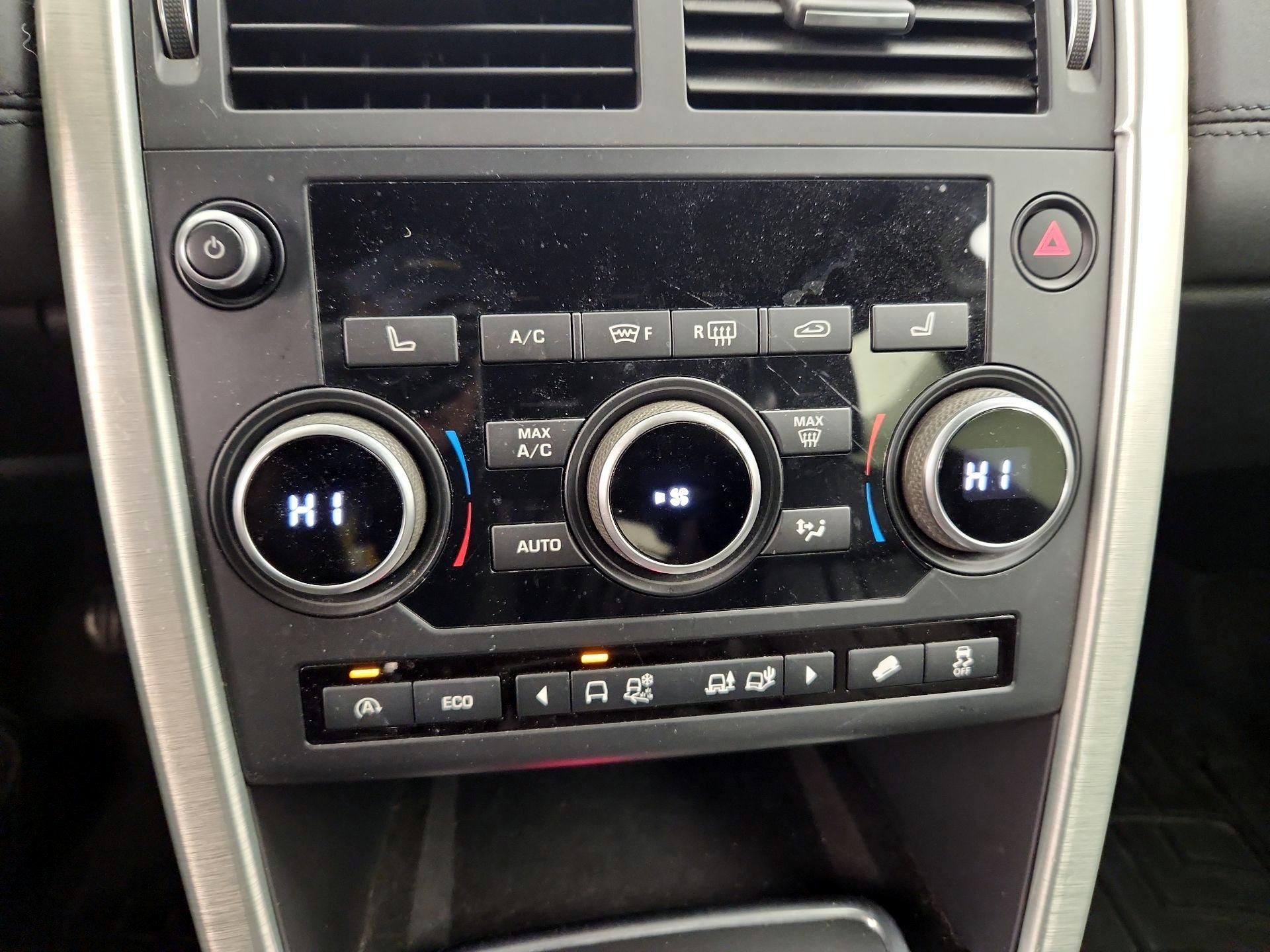 Thumbnail: 2016 Land Rover Discovery Sport - 17