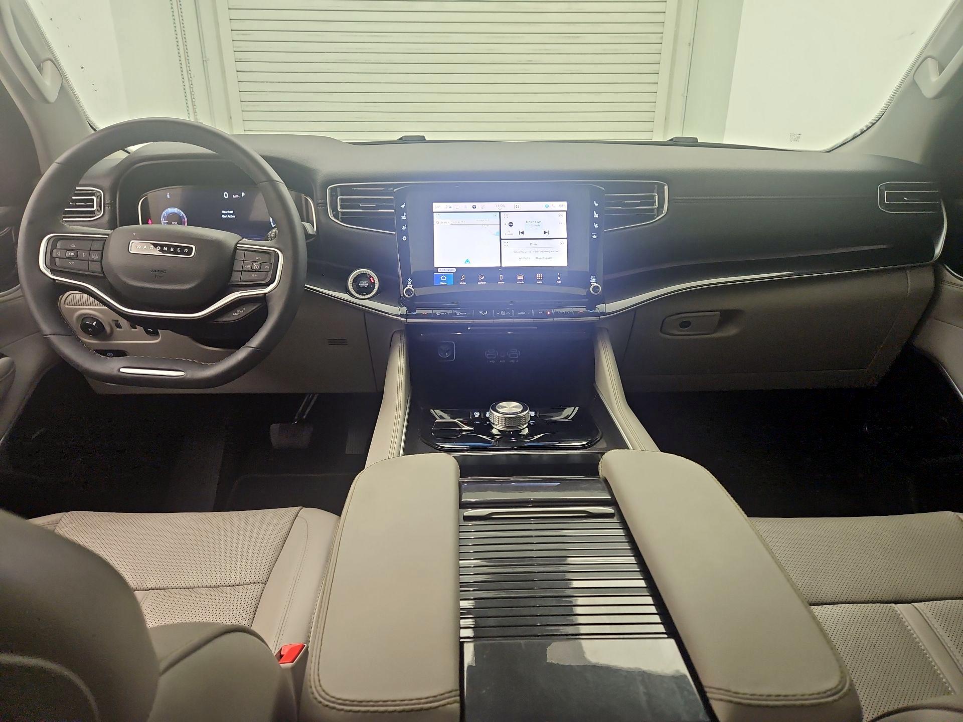 Thumbnail: 2024 Jeep Wagoneer - 9