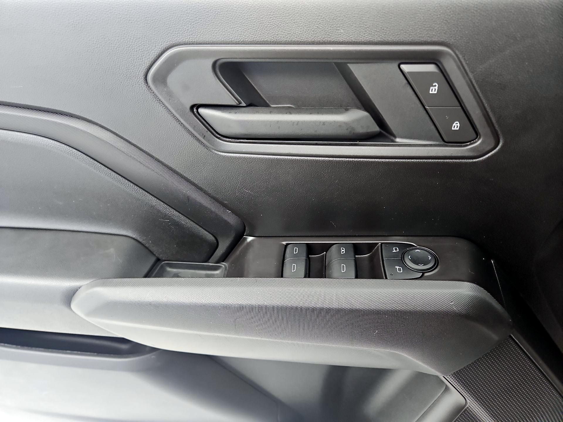 Thumbnail: 2025 Chevrolet Colorado - 12