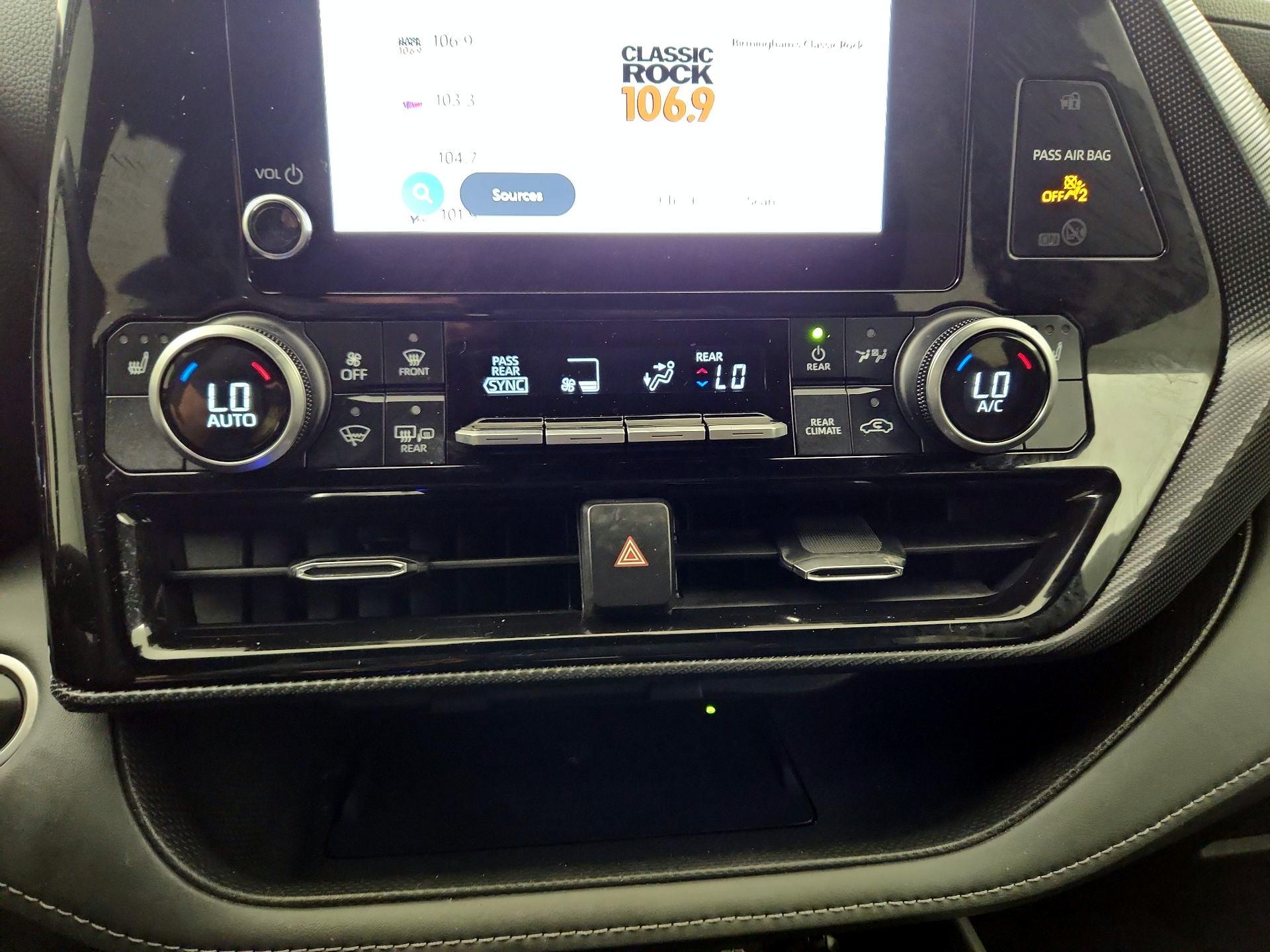 Thumbnail: 2024 Toyota Highlander - 14