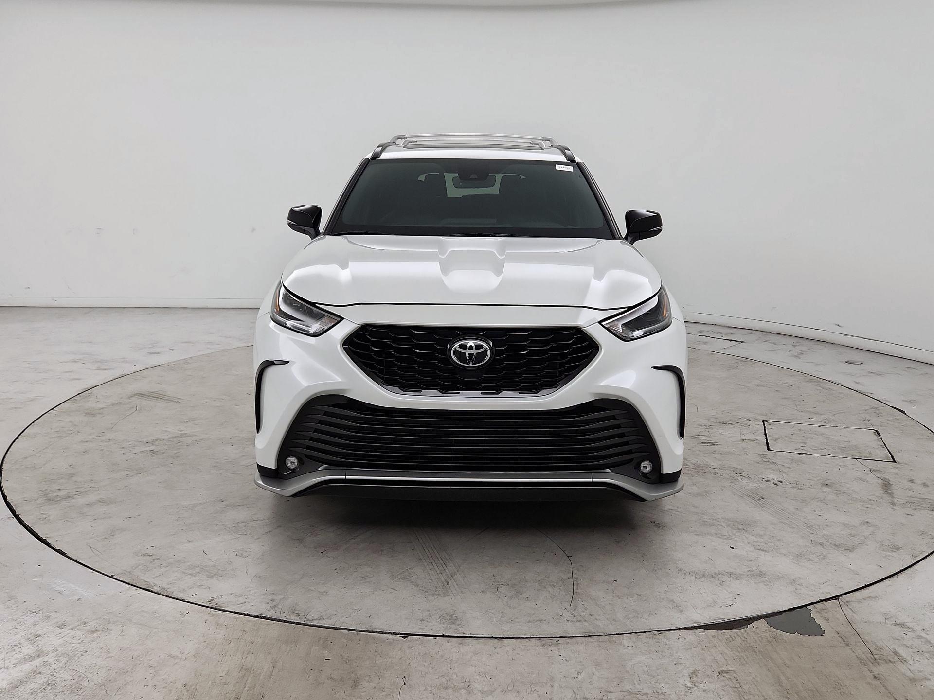 Thumbnail: 2024 Toyota Highlander - 2