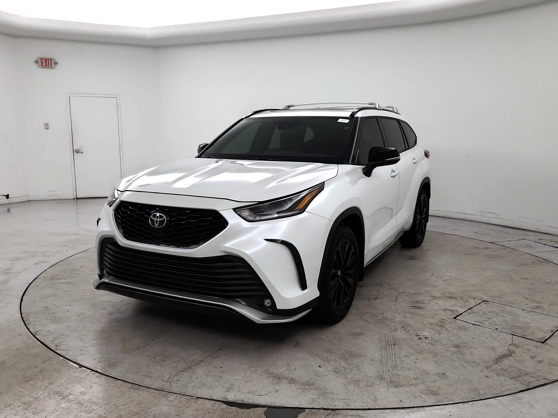 Thumbnail: 2024 Toyota Highlander - 3