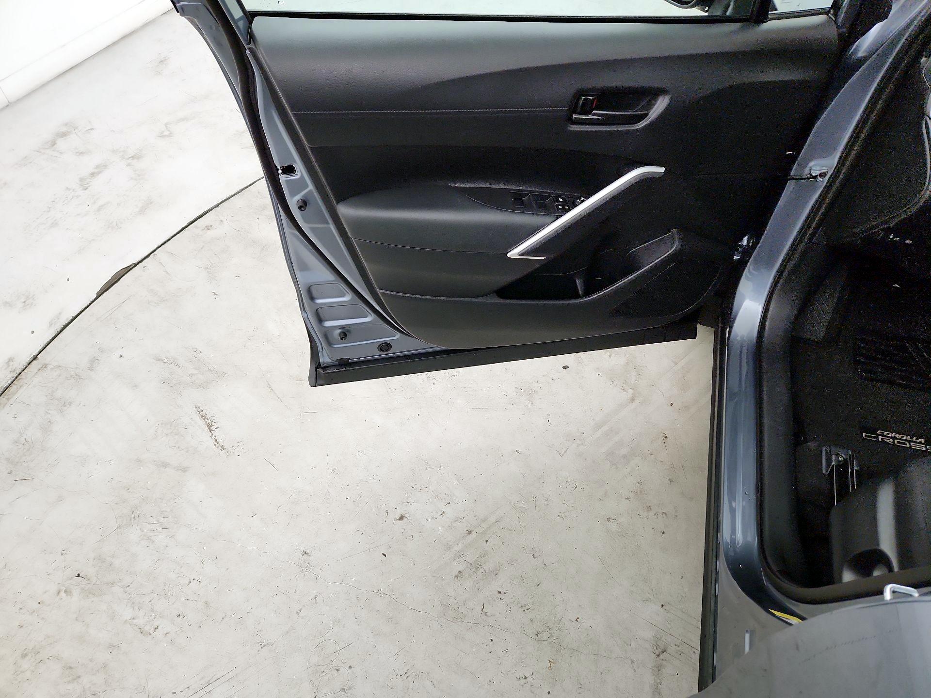 Thumbnail: 2024 Toyota Corolla Cross - 10