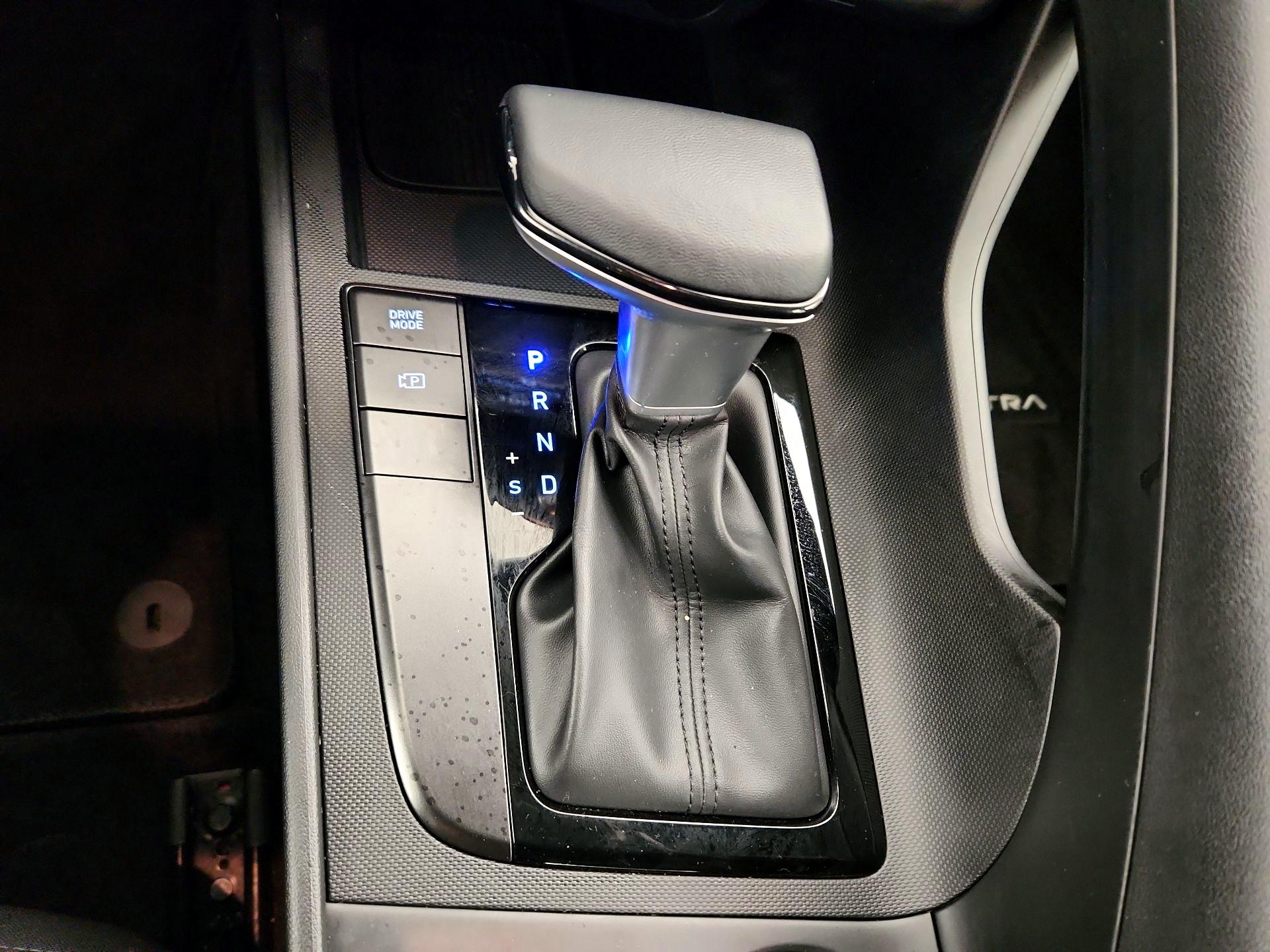 Thumbnail: 2025 Hyundai Elantra - 15