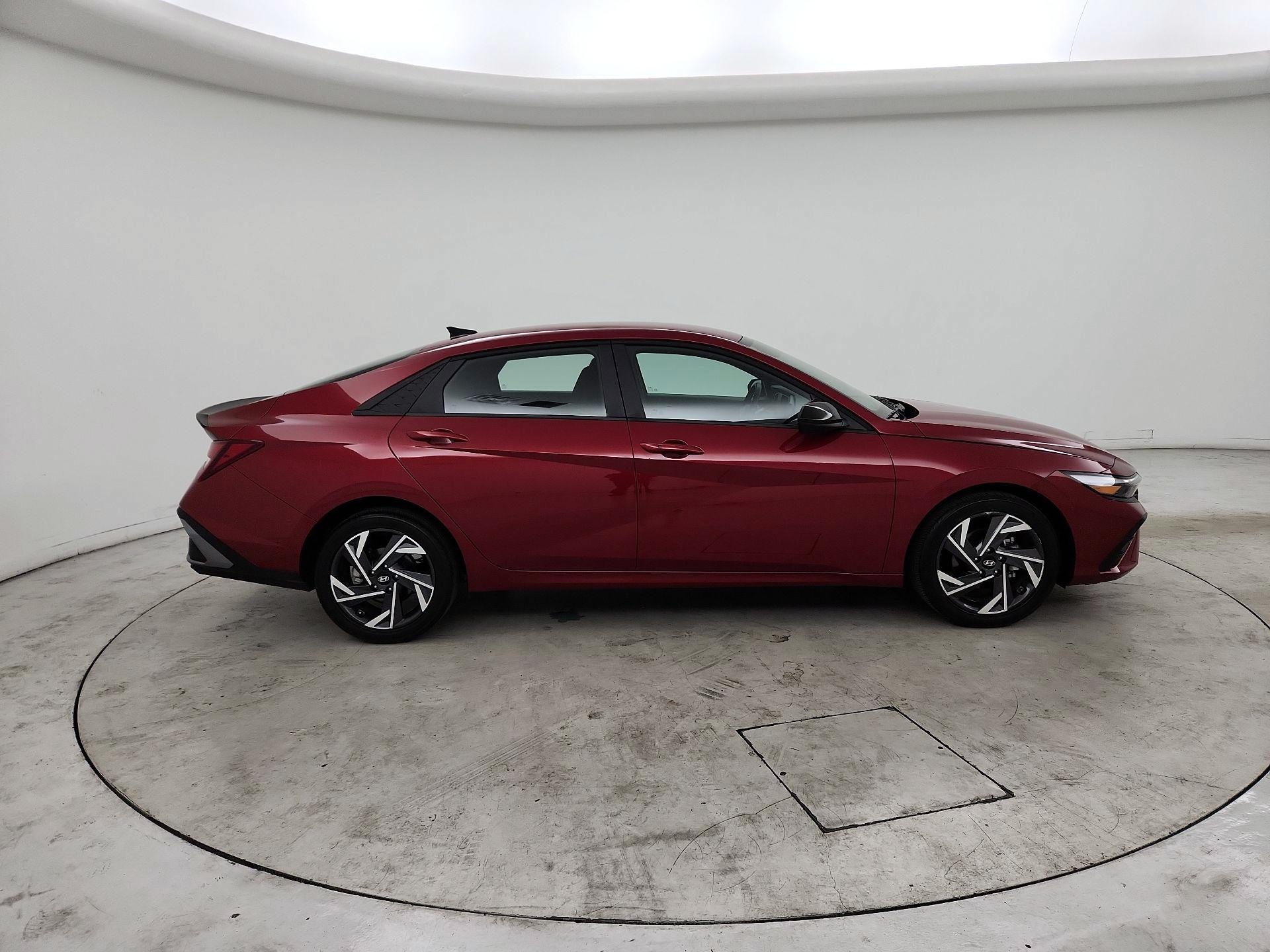 Thumbnail: 2025 Hyundai Elantra - 4