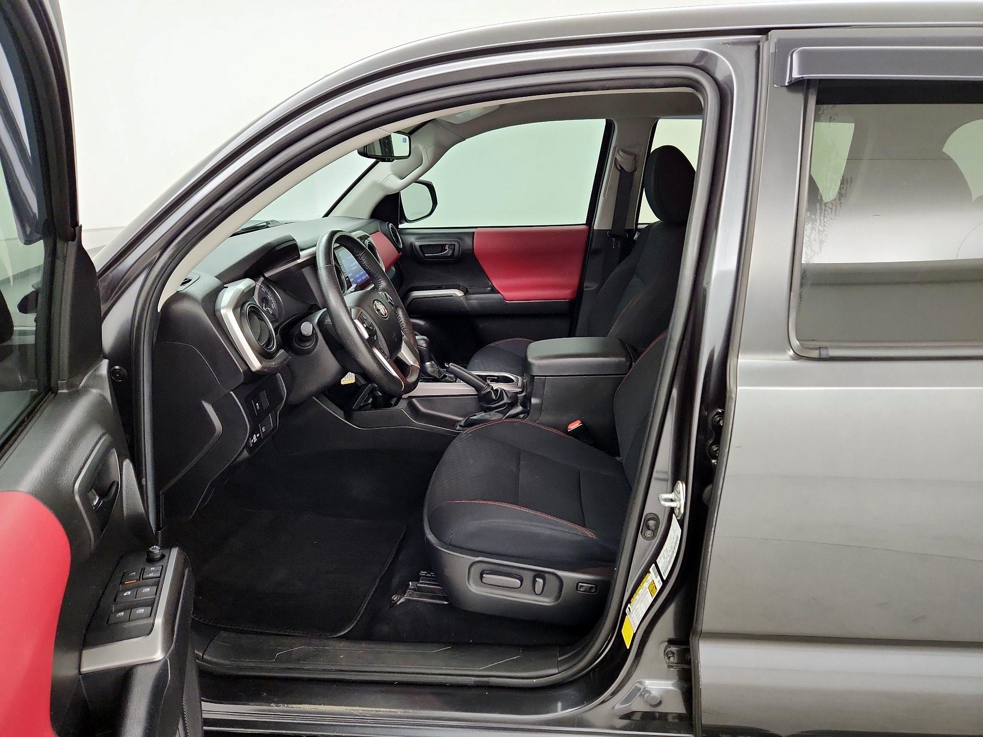 Thumbnail: 2022 Toyota Tacoma - 11