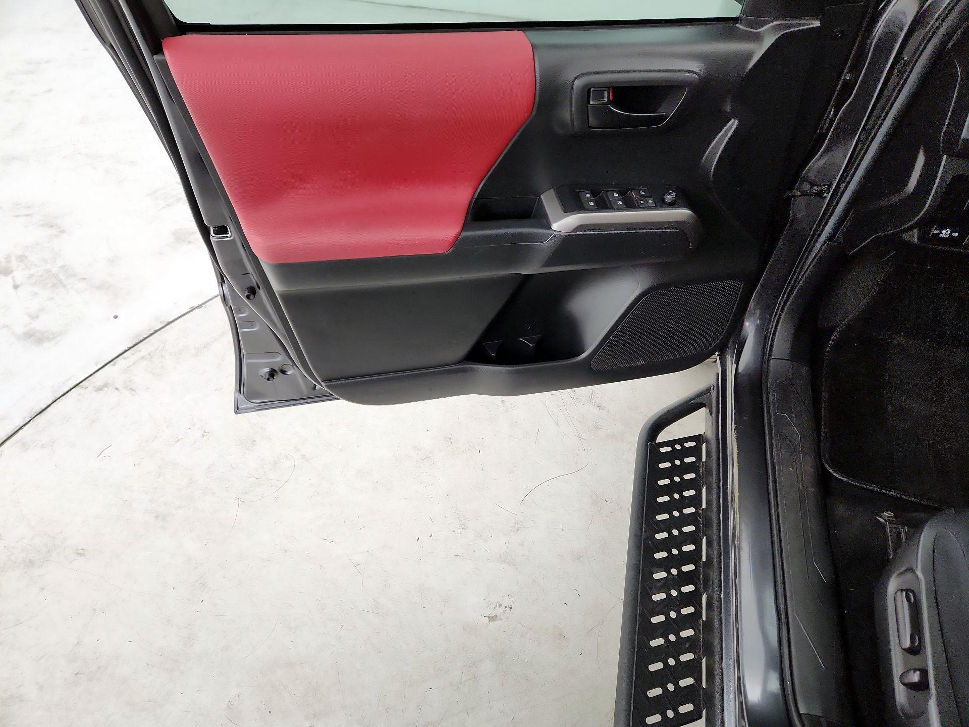 Thumbnail: 2022 Toyota Tacoma - 12