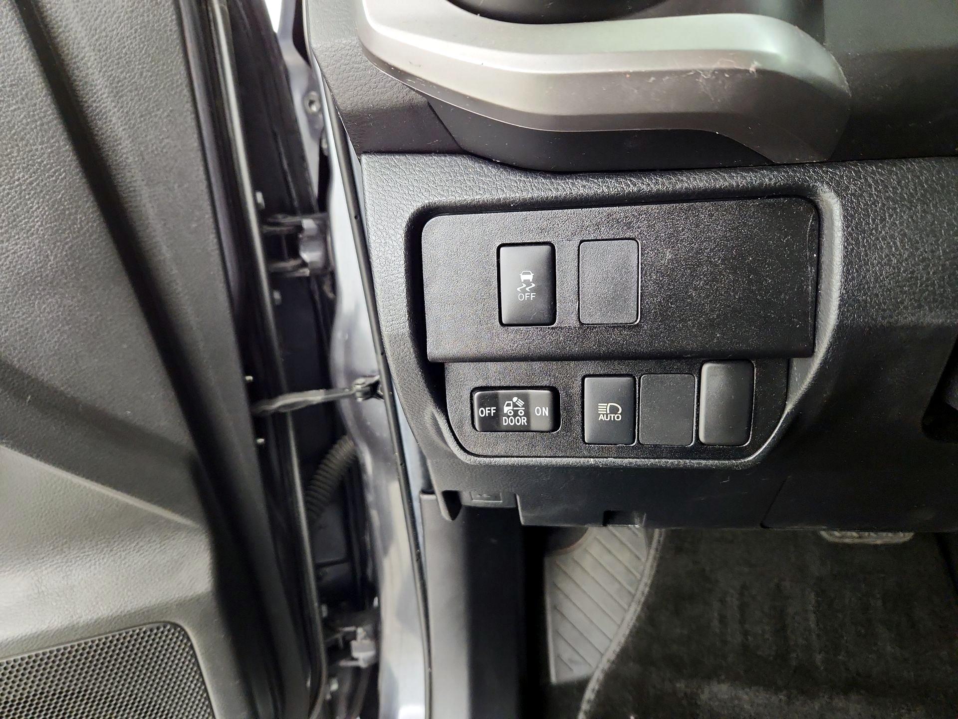 Thumbnail: 2022 Toyota Tacoma - 13