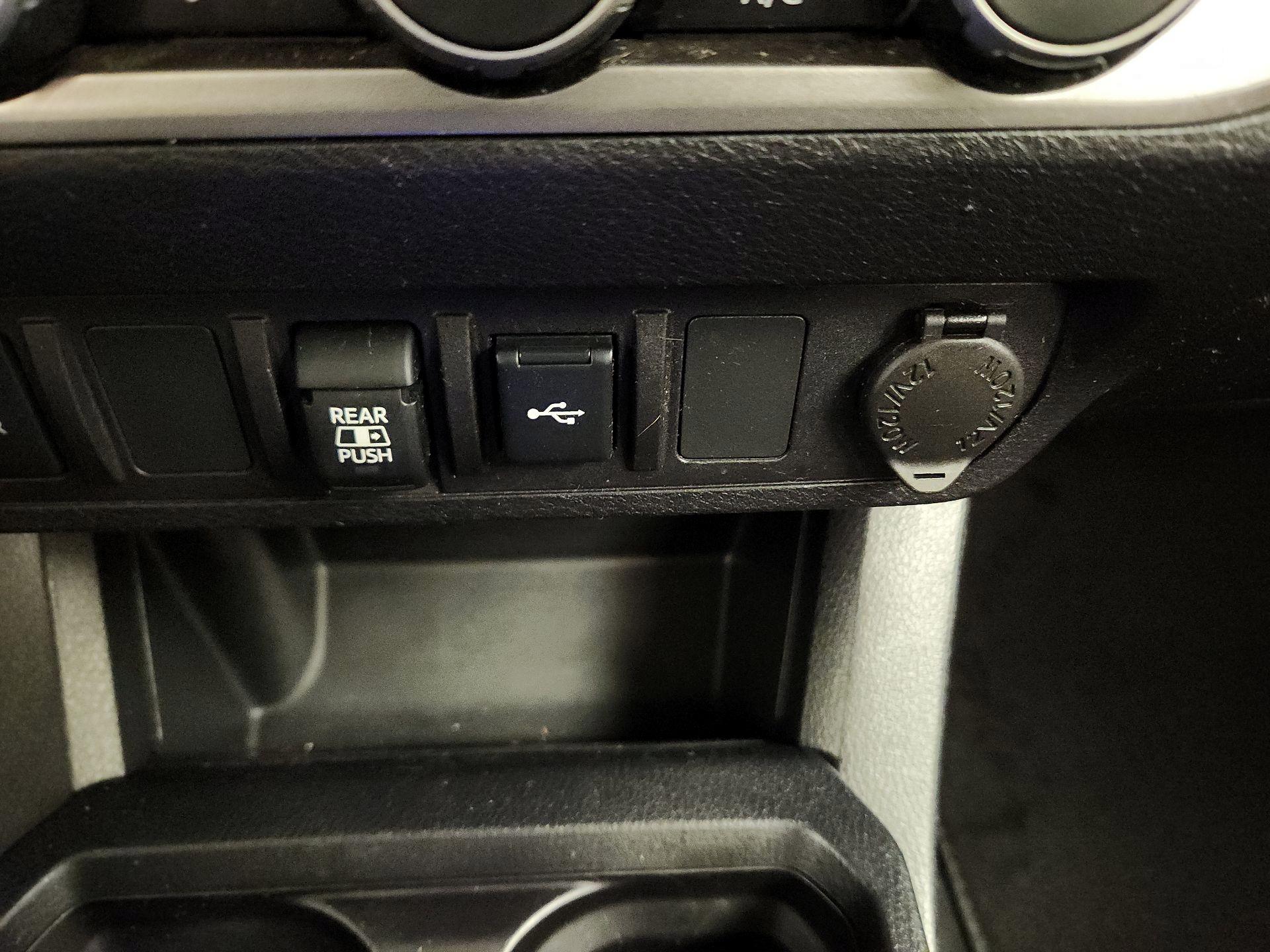 Thumbnail: 2022 Toyota Tacoma - 18