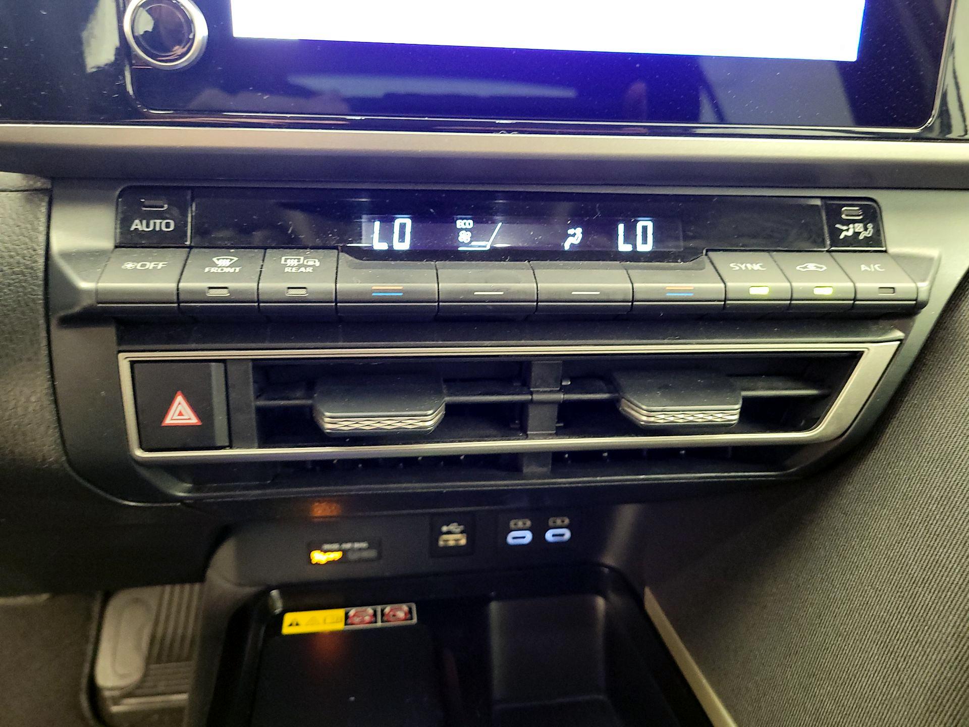 Thumbnail: 2025 Toyota Camry - 14