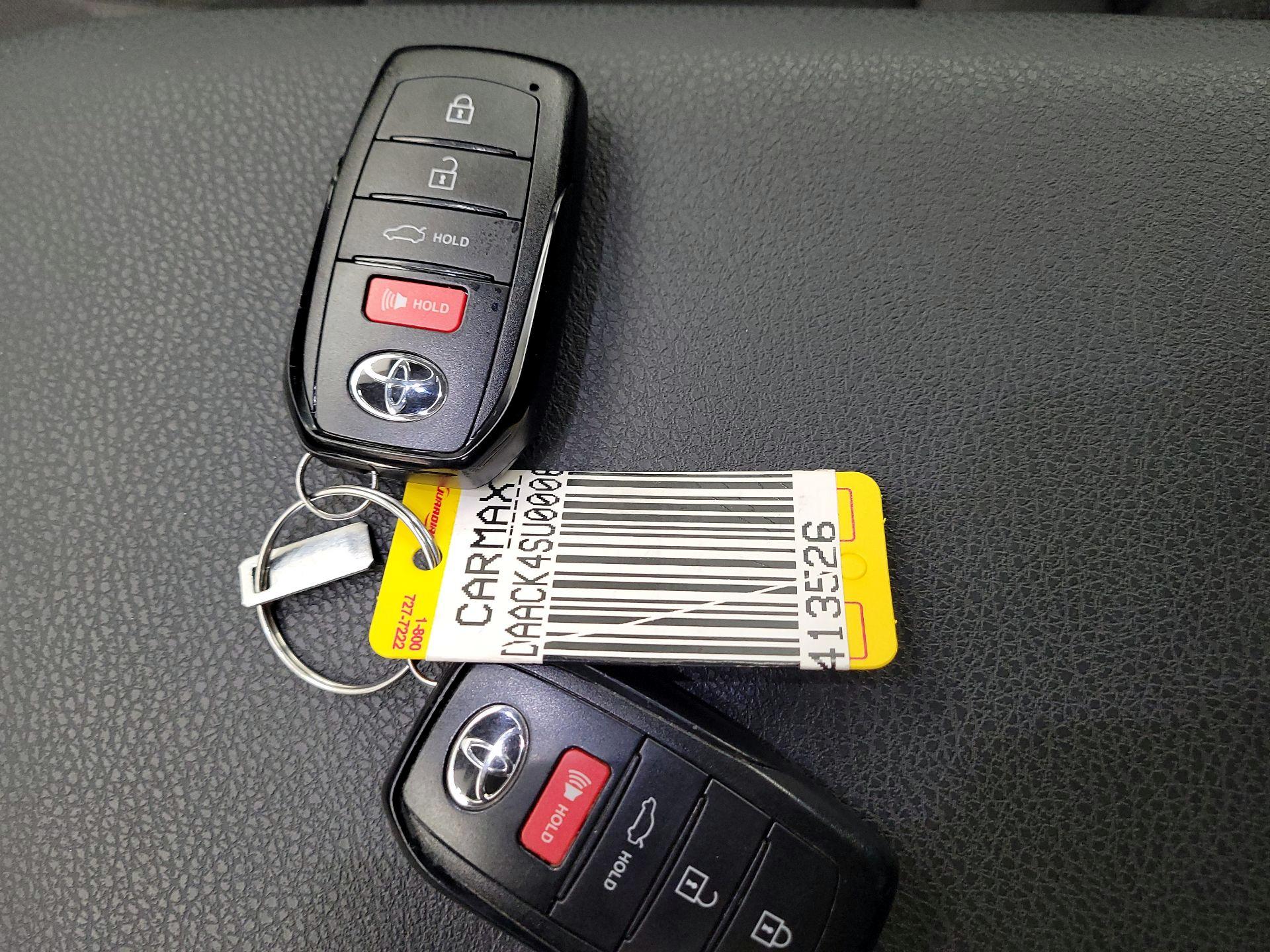 Thumbnail: 2025 Toyota Camry - 18