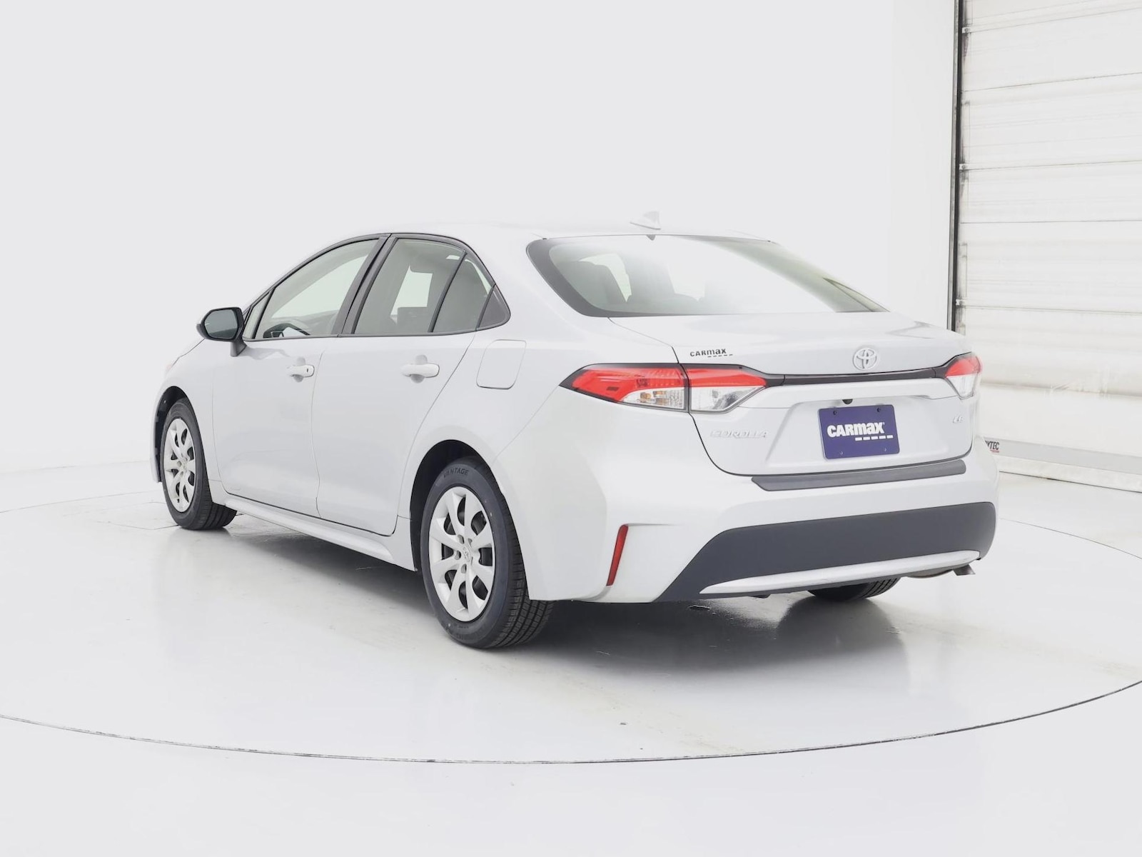 2022 Toyota Corolla LE - Photo 3