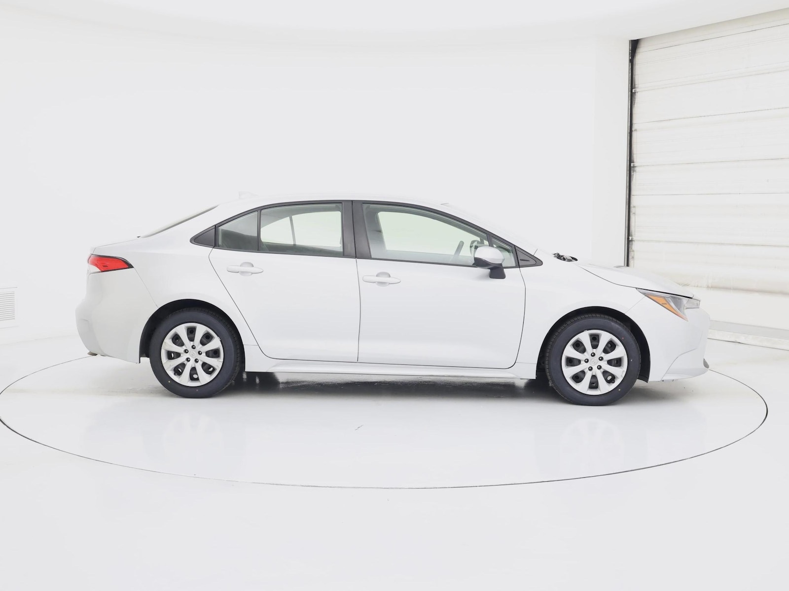 2022 Toyota Corolla LE - Photo 8