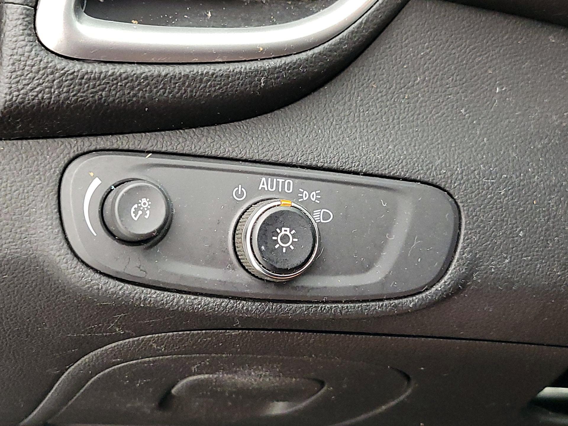 Thumbnail: 2022 Chevrolet Trax - 13