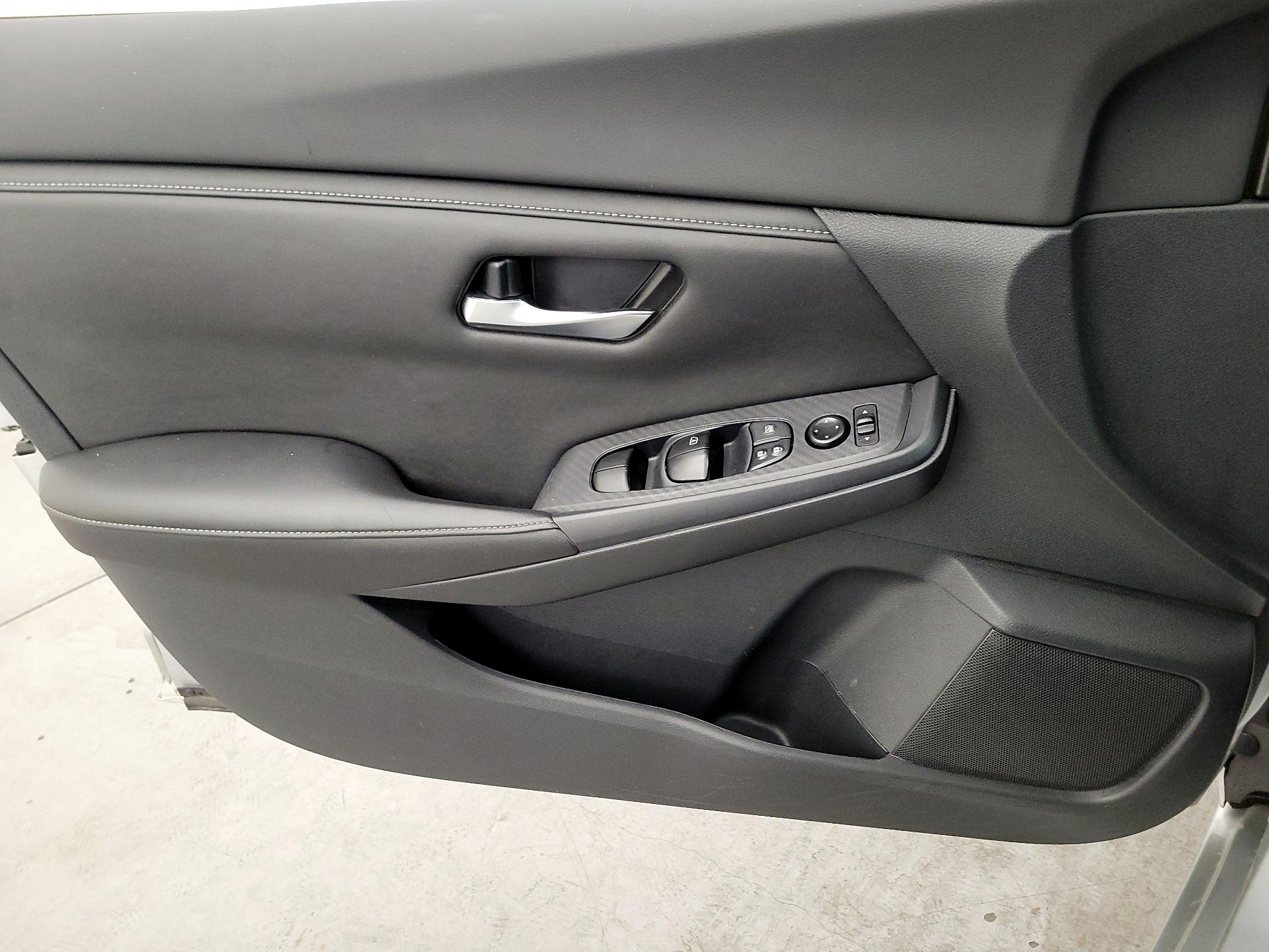 Thumbnail: 2023 Nissan Sentra - 12