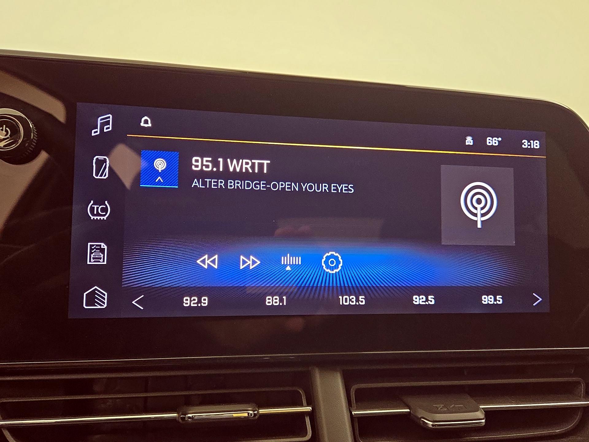 Thumbnail: 2024 Chevrolet Trax - 15