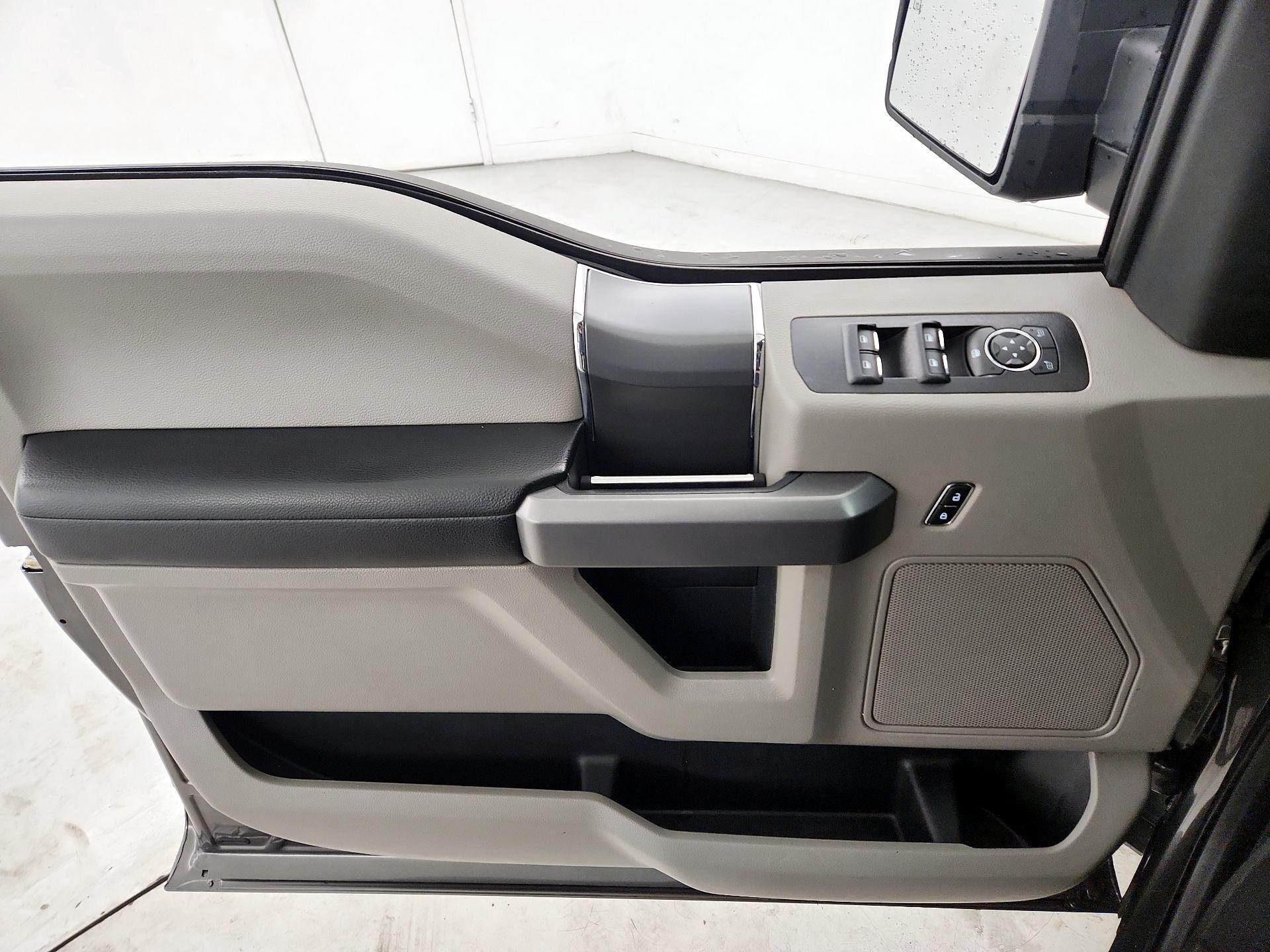 Thumbnail: 2017 Ford F-150 - 10