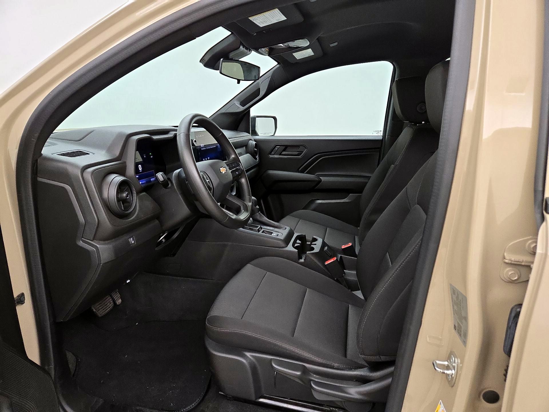 Thumbnail: 2023 Chevrolet Colorado - 11