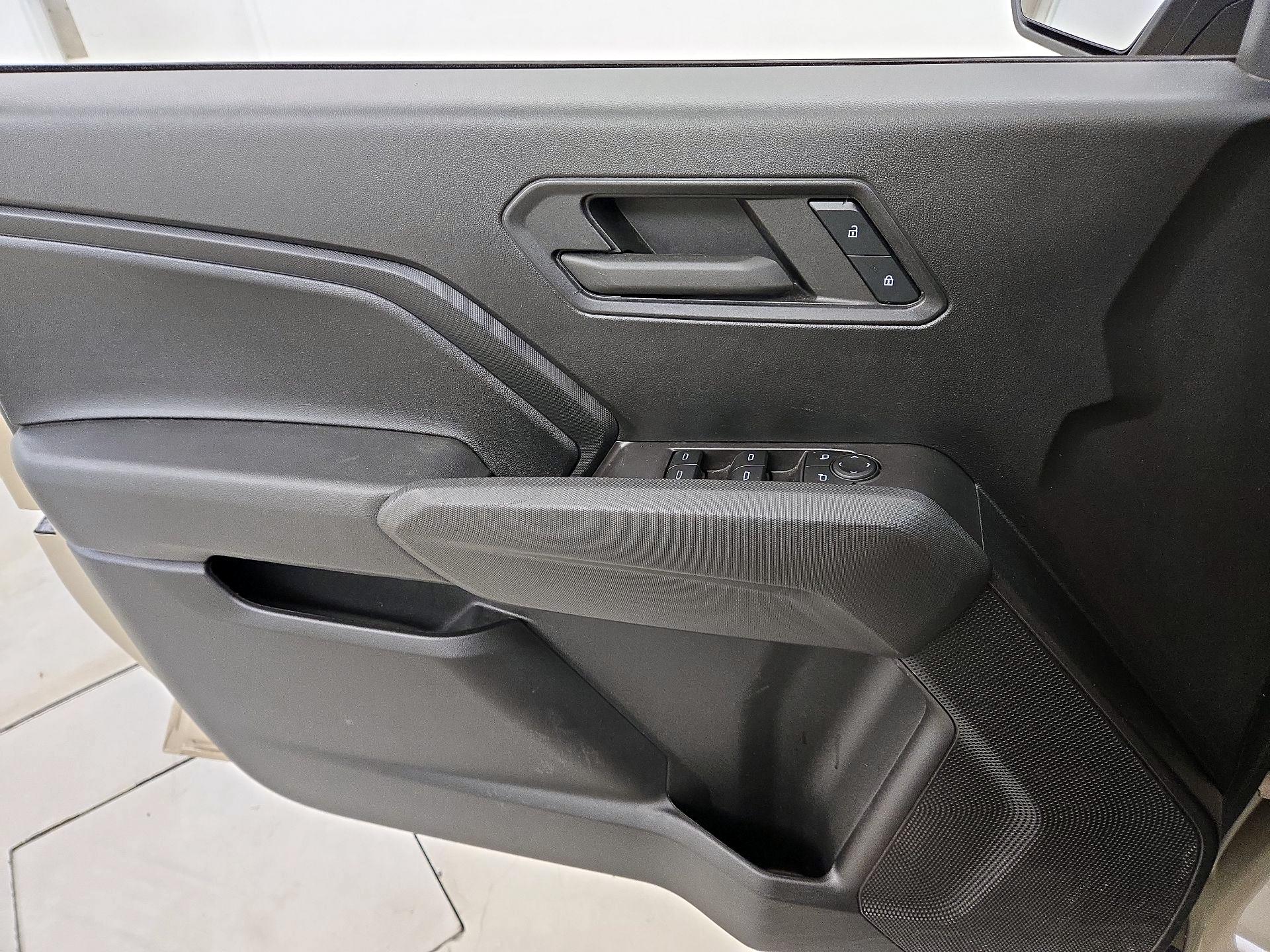 Thumbnail: 2023 Chevrolet Colorado - 12